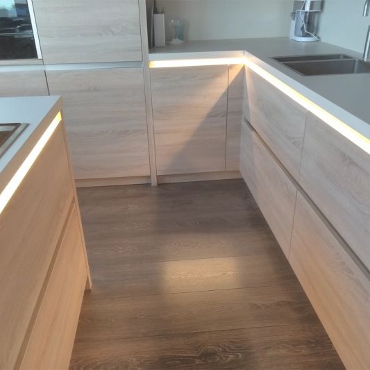 15 Meter Constant Current Led Streifen Premium - IP20 24V - 1 lange Länge - 1800 LEDs warmweiß 3000K