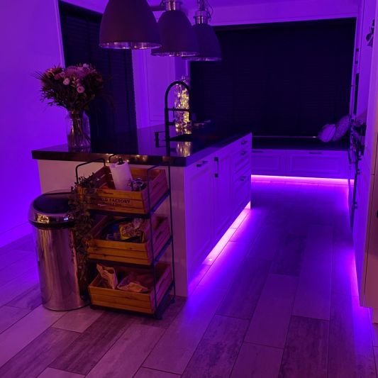 2 Meter komplettes Set RGBWW LED Streifen mit Zigbee Steuerung