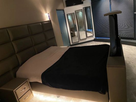 Bettbeleuchtung 2 Seiten komplettes Set 1 Meter LED Streifen Warmweiß mit Bewegungssensor und Eckprofil