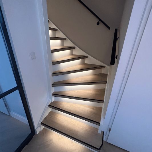 Dynamisches Treppenbeleuchtungsset Premium 130 cm