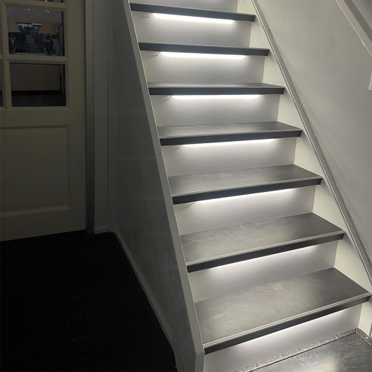 Dynamisches Treppenbeleuchtungsset Premium 50 cm