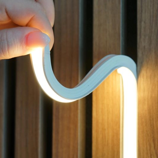 LED Streifen im flexiblen weißen Einbauprofil | warmweiß | 10 Meter Set