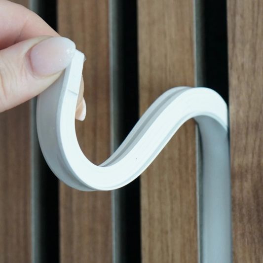 LED Streifen im flexiblen weißen Einbauprofil | warmweiß | 7,5 Meter Set