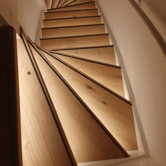 Led Treppenstufenbeleuchtung Set Premium - LED Streifen Set mit Profil - Warmweiß 130 cm