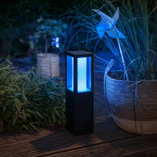 Philips Hue Outdoor beeindruckt die Sokkel -Erweiterung