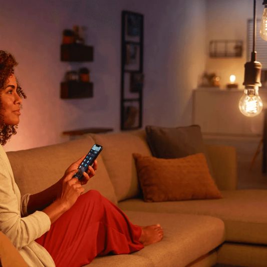 Philips Hue White Thin Filament 7.2W E27 ST64