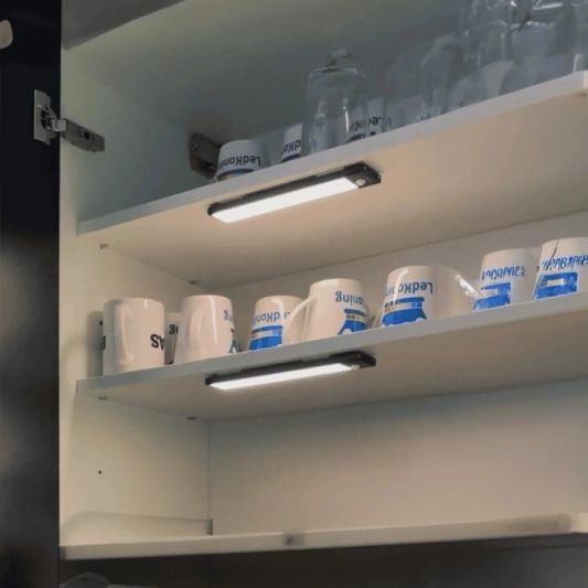 Schrankbeleuchtung mit Sensor – Dual White – 50 cm – Wiederaufladbar – Silber – Vorteilsset mit 4 Stück