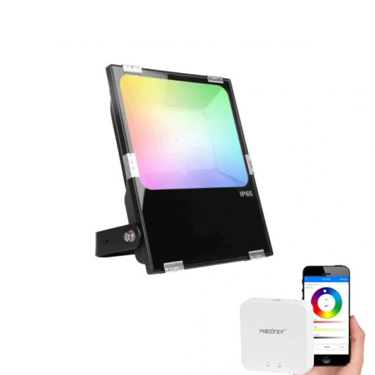 WLAN Set mit 1 bis 4 RGBWW LED Scheinwerfer 50 Watt mit WLAN Bedienung