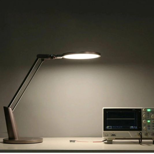 Yeelight Smarte Tischlampe 14W – Naturgetreues Neutralweiß