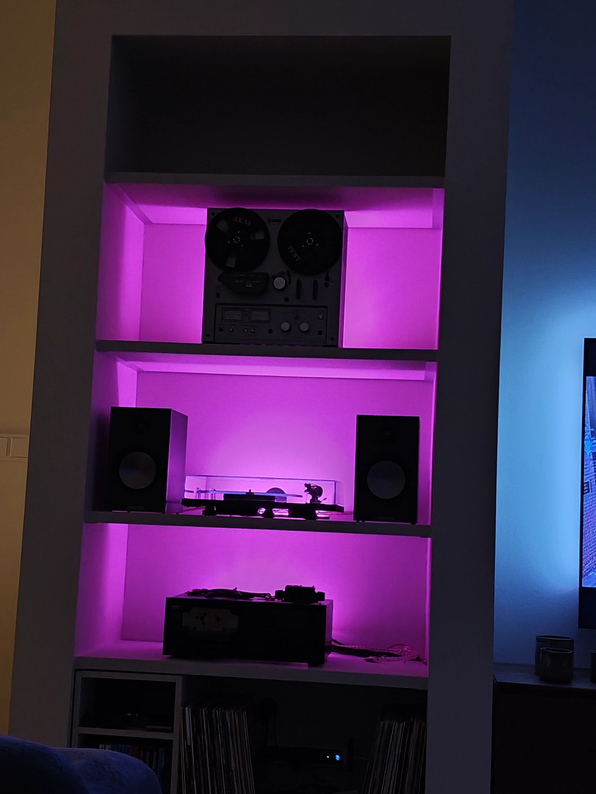 Aluminium Led Streifen Profil schwarz Aufbau 1M - breit und niedrig - komplett mit Abdeckkappe