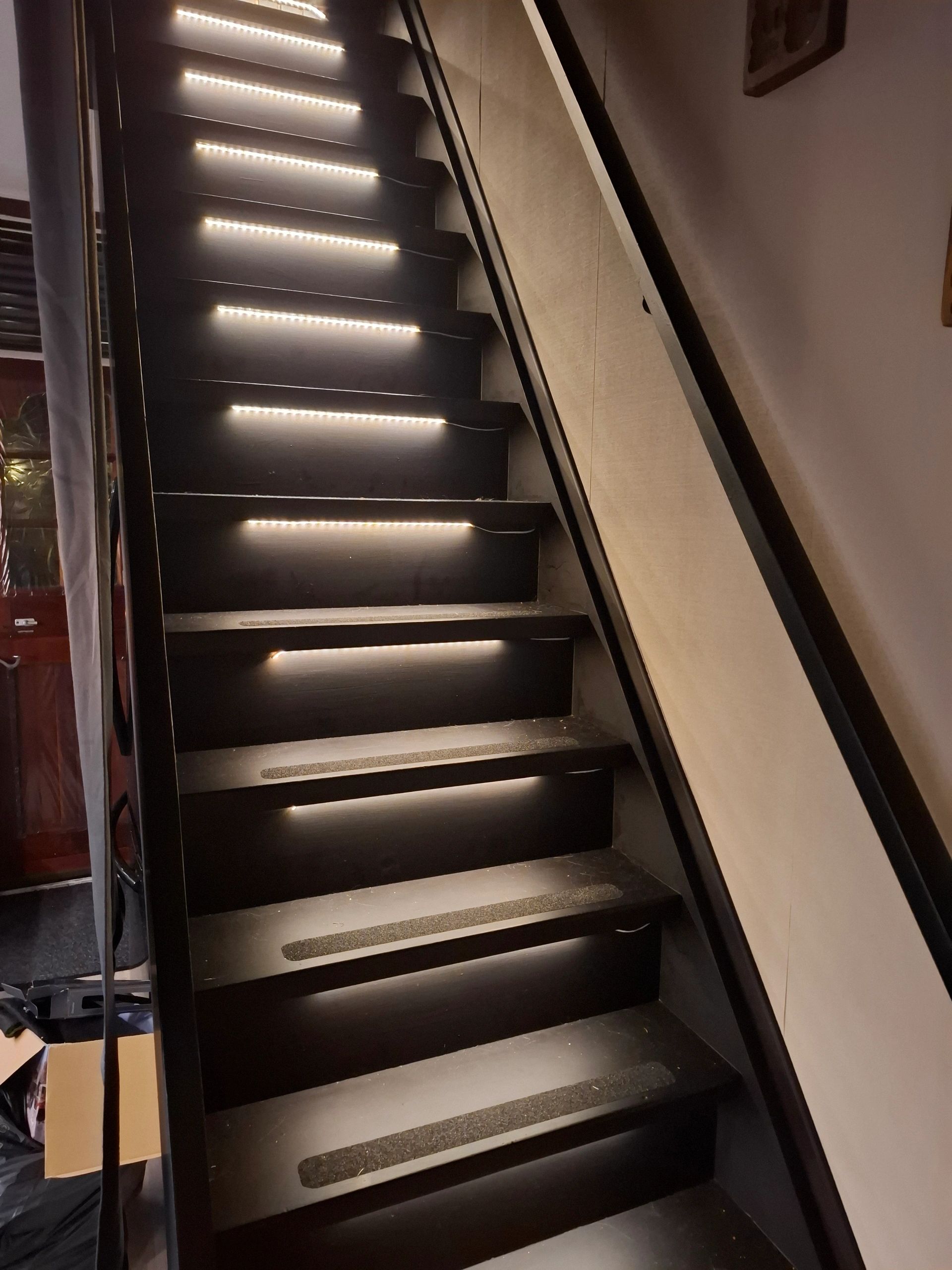 Treppenbeleuchtung LED Streifen Warmweiß komplettes Set 50 CM