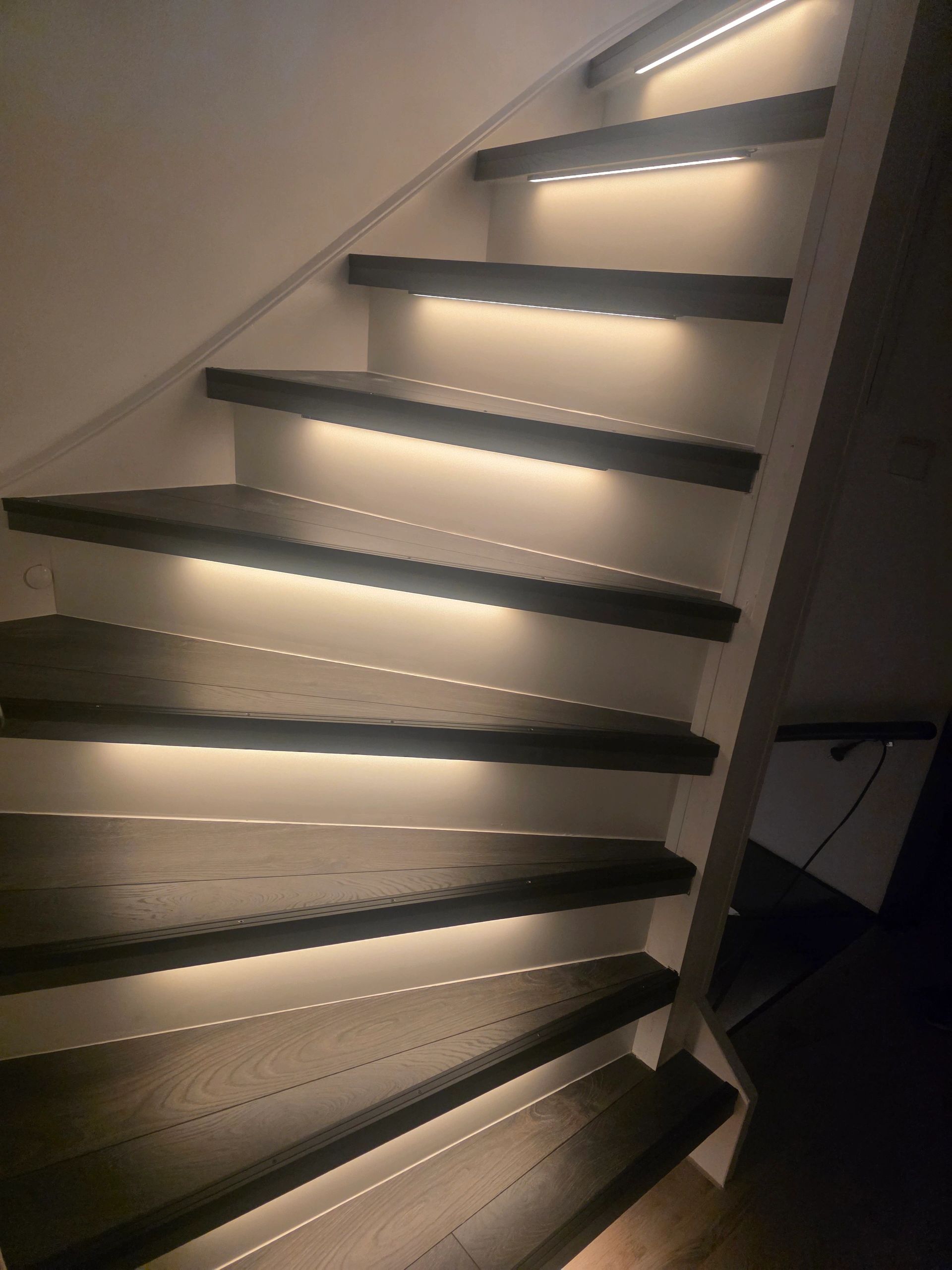 Treppenbeleuchtung LED Streifen warmweiß 130 cm - Komplettset inklusive Profil