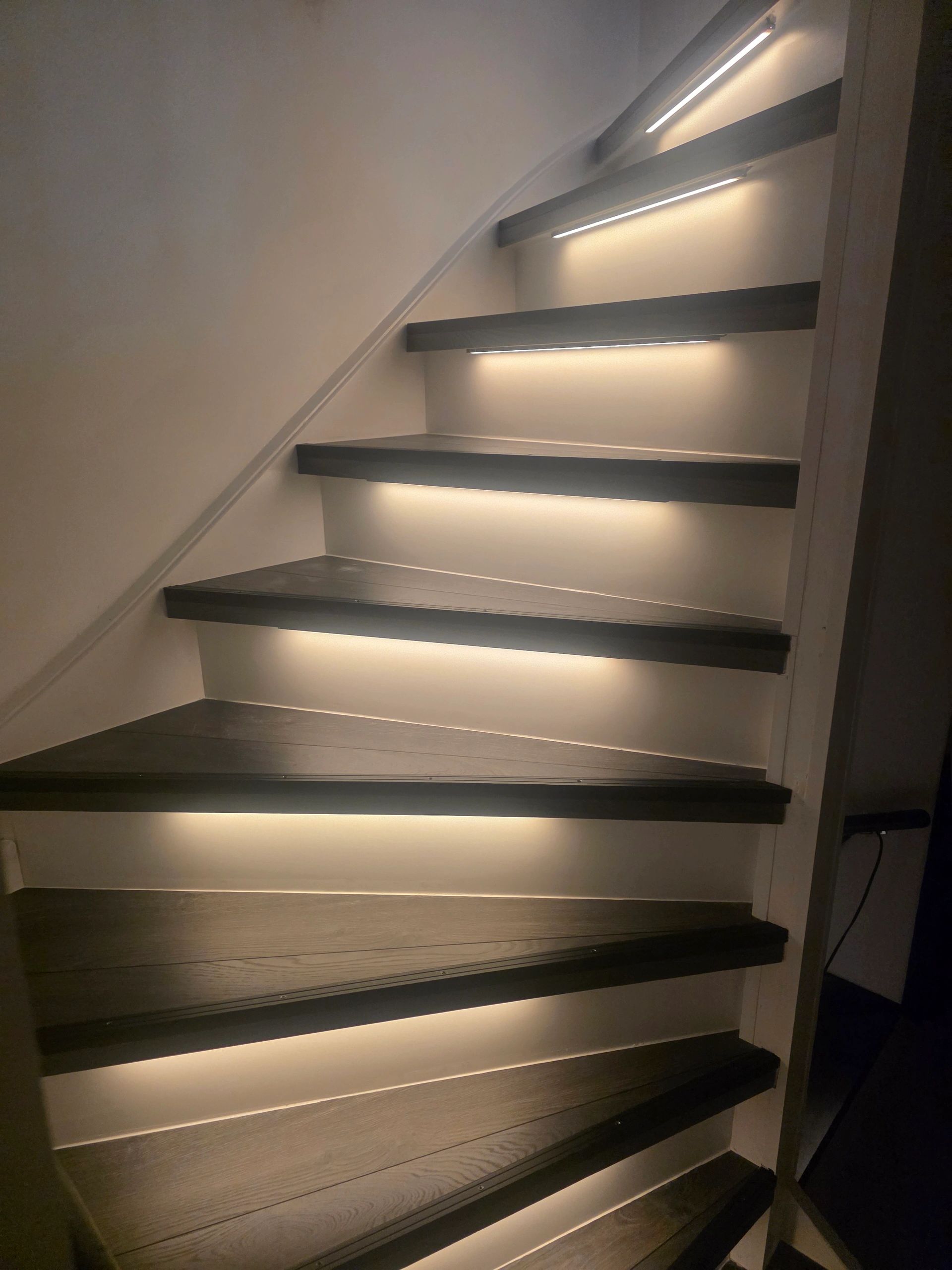 Treppenbeleuchtung LED Streifen warmweiß 130 cm - Komplettset inklusive Profil