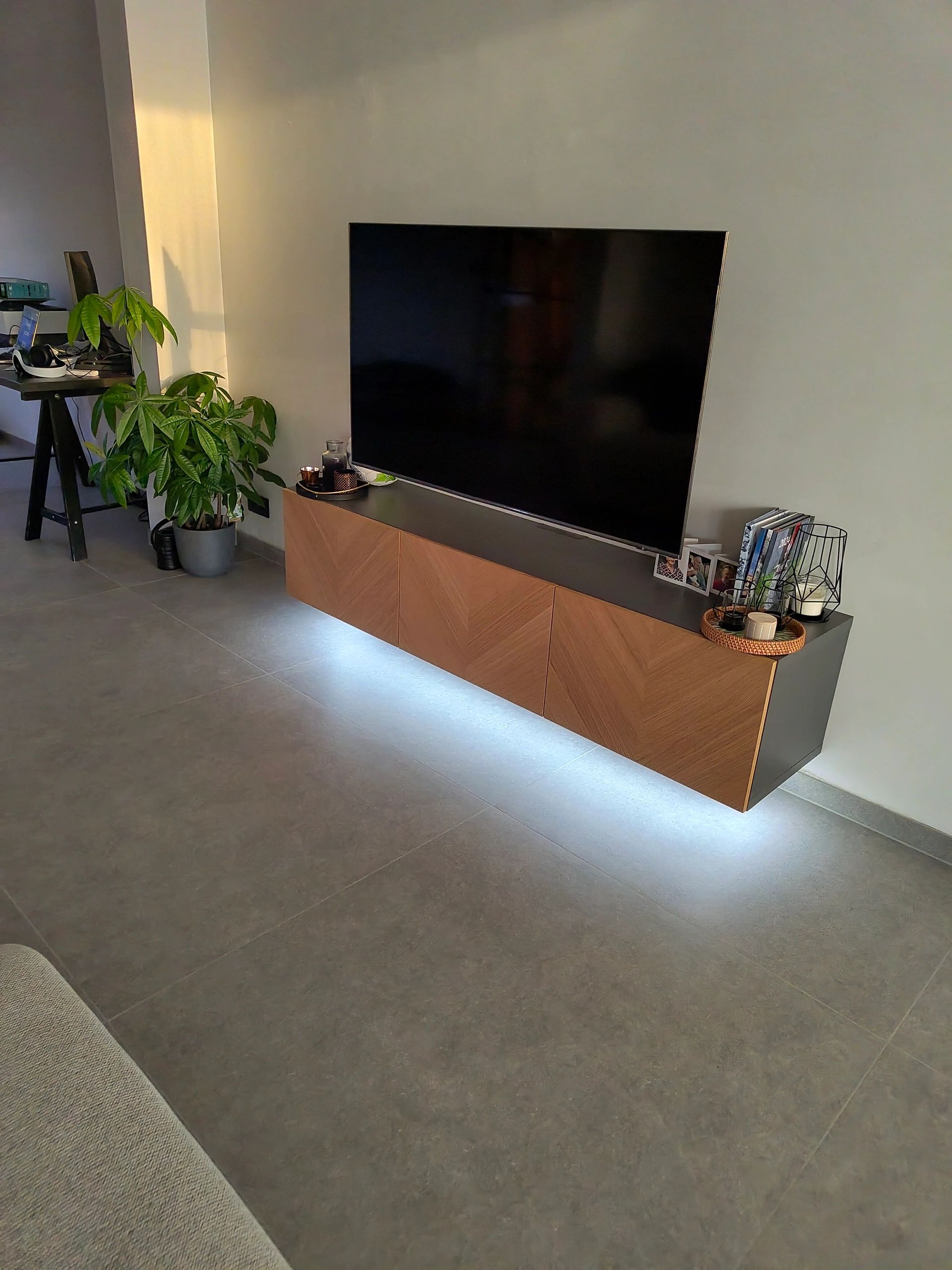 24 Meter komplette Set von RGBWW -LED -Streifen mit Zigbee -Steuerung