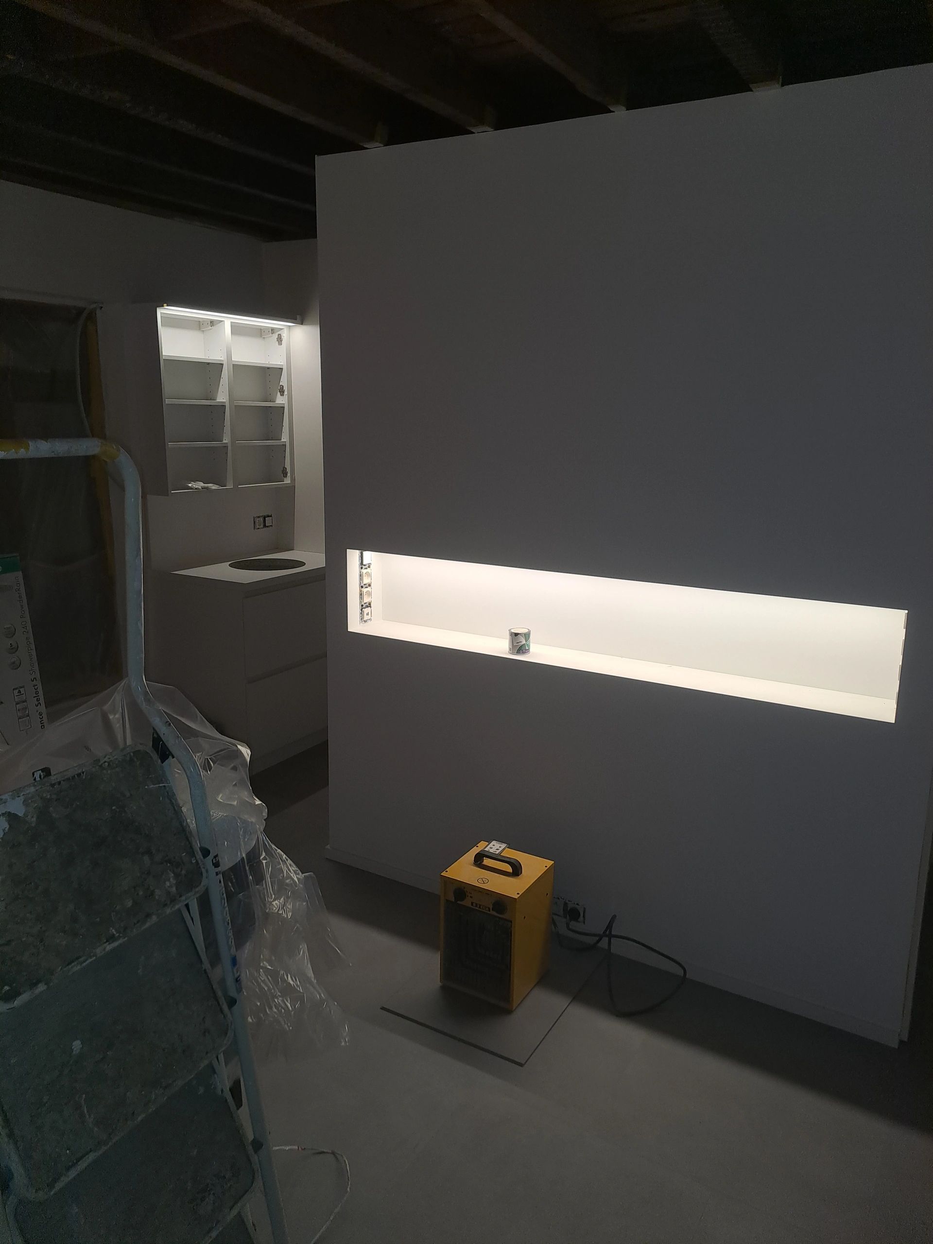 Led Streifen Profil Aufbau hohes Modell - komplett inklusiv Abschlusskappe 4 Meter 15 mm