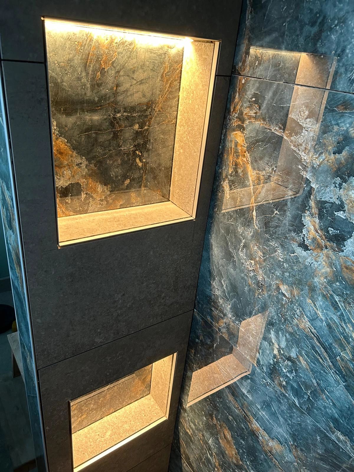 LED Fliesenprofil Stuckleiste Für LED - Stuckstop - 1 Meter - Schmale Variante