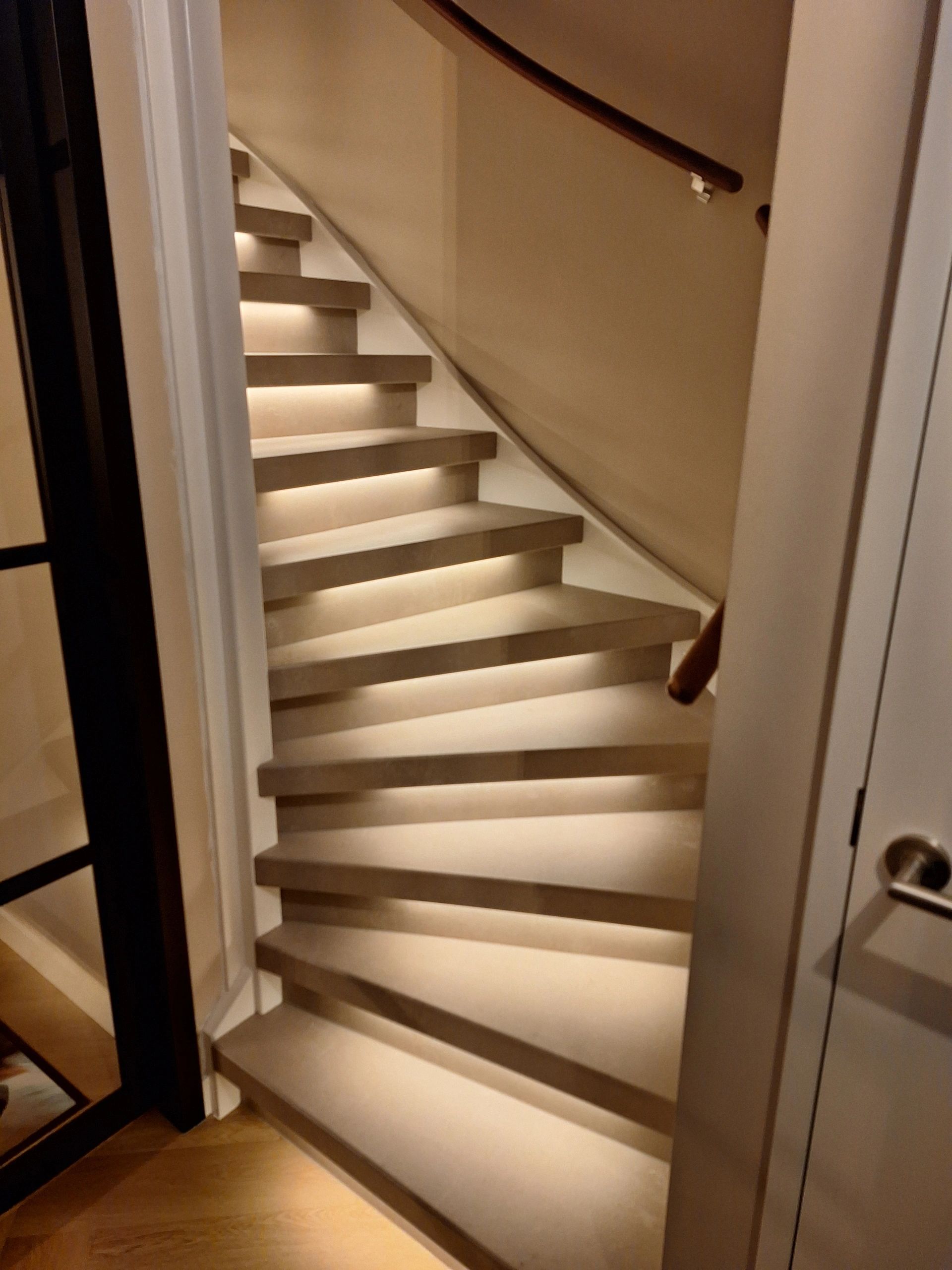 Treppenbeleuchtung LED Streifen Warmweiß 50 CM – komplettes Set inklusiv Profil