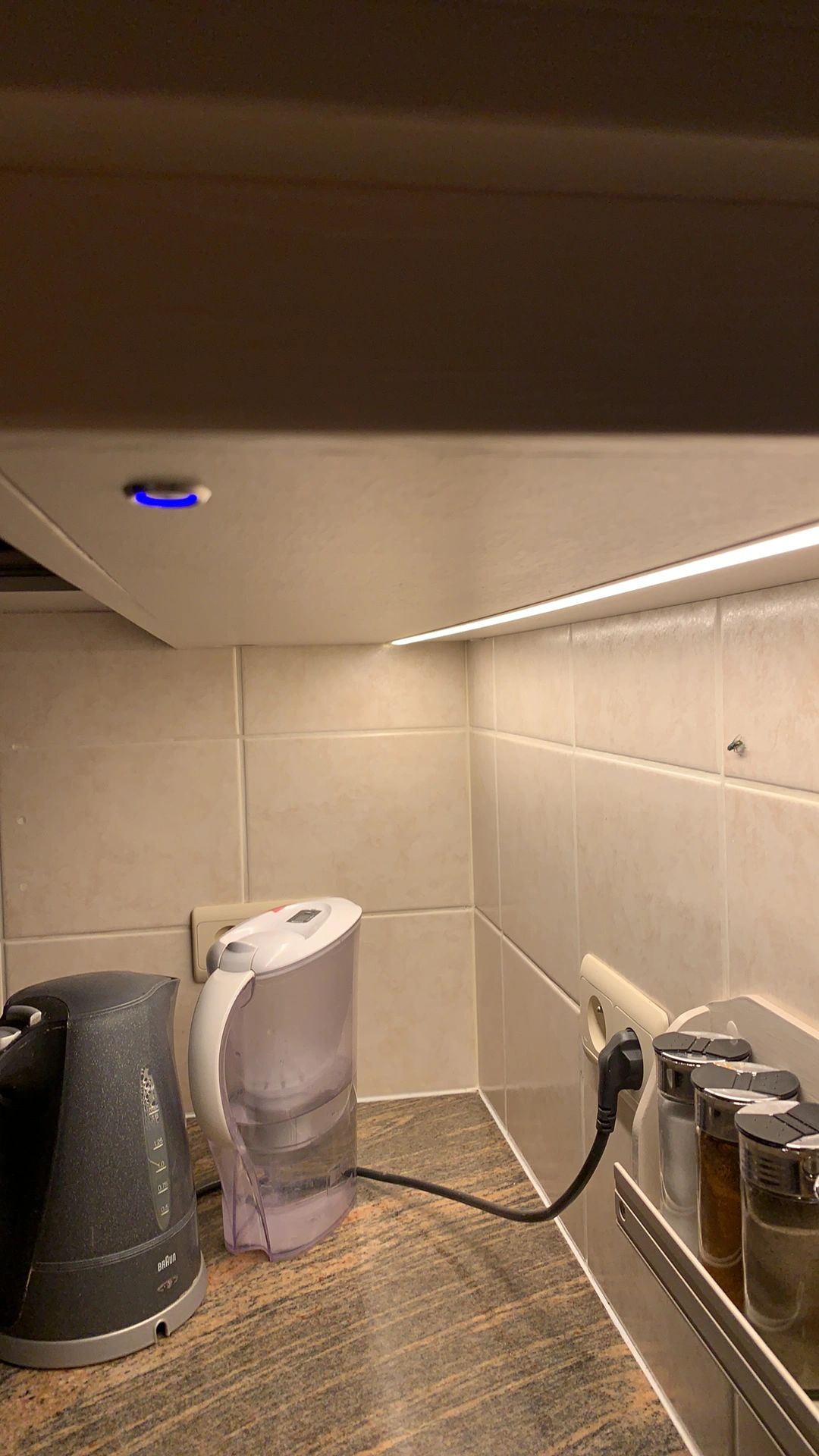 Led Streifen Profil Einbau tiefes Modell - komplett mit Abschlusskappe 1,5 Meter 7 mm hoch