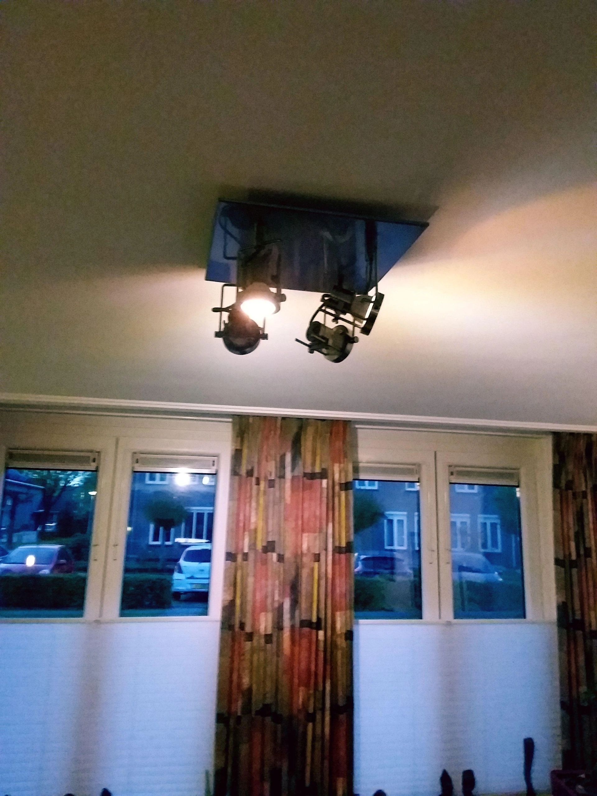 WLAN Set mit 1 bis 4 RGBW LED Strahlern 4W GU10 Fassung