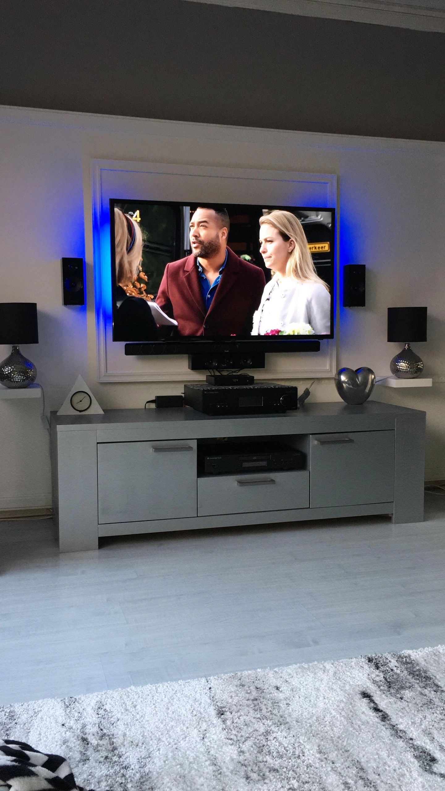 TV LED Streifen Set mit 2 RGB Streifen für TV’s von 40 bis 50 inch