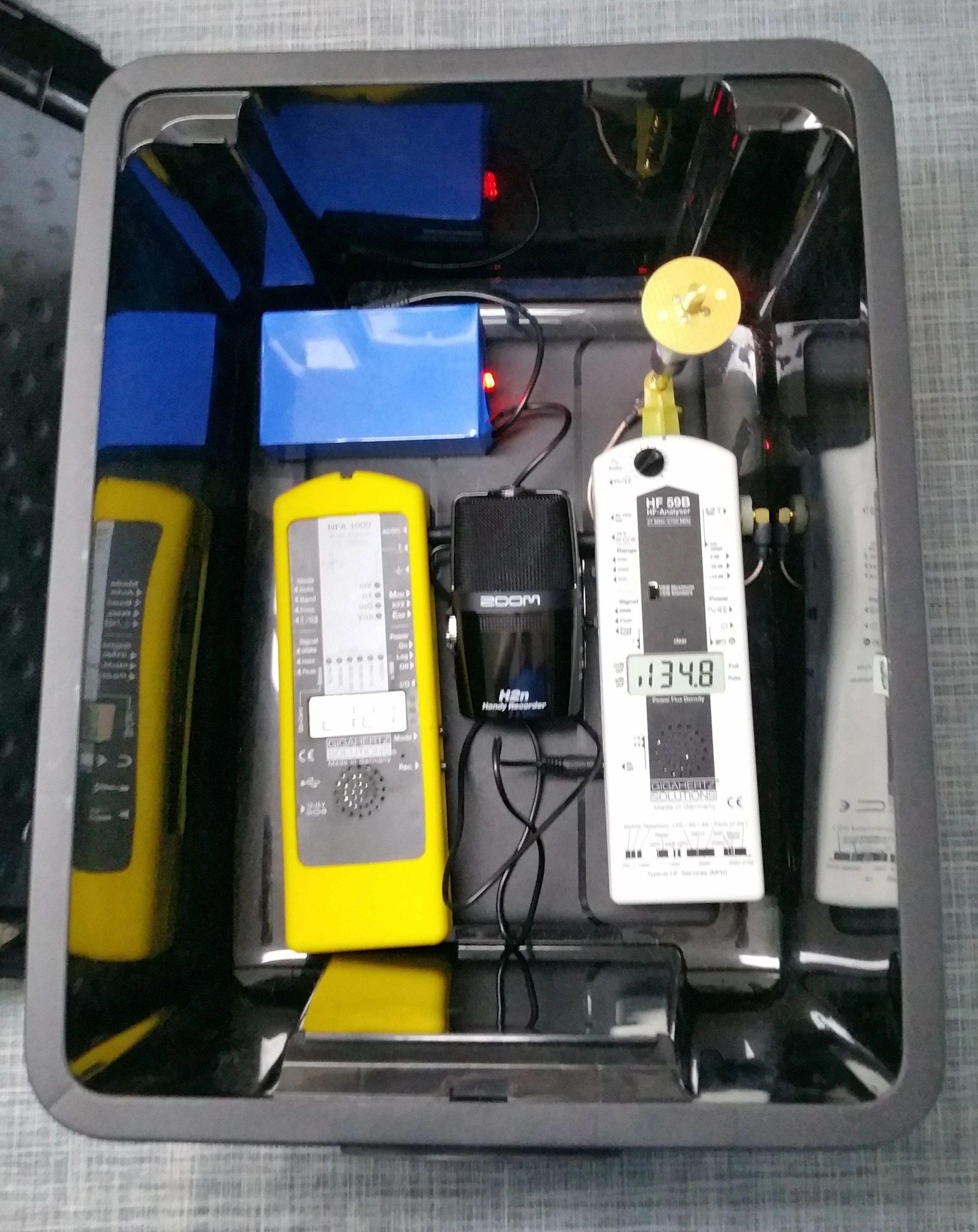 Led Streifen Akku/Batterie 12V mit Auflader