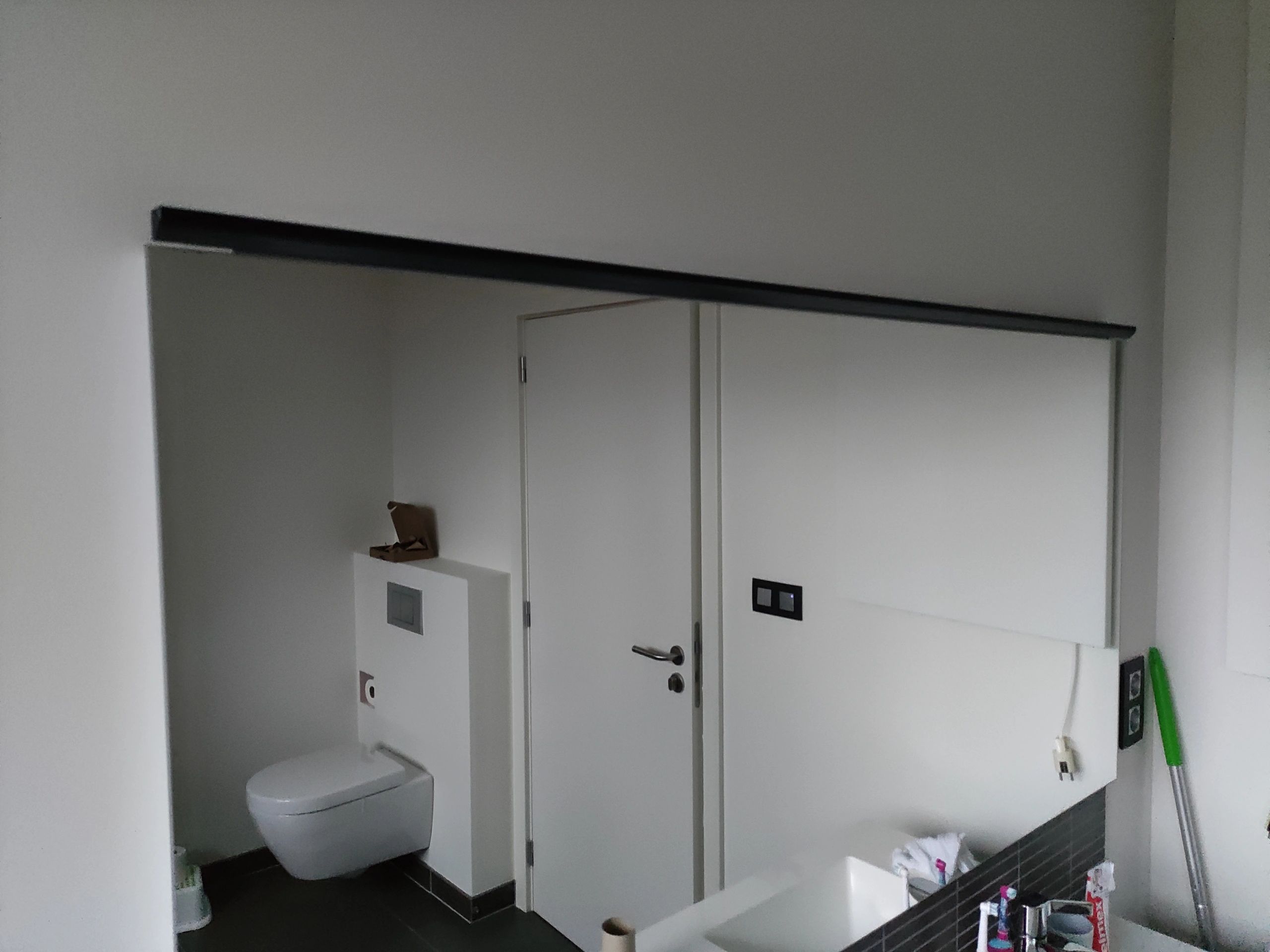Led Streifen Eckprofil schwarz - Slim line - komplett inklusiv Abschlusskappe 2 Meter