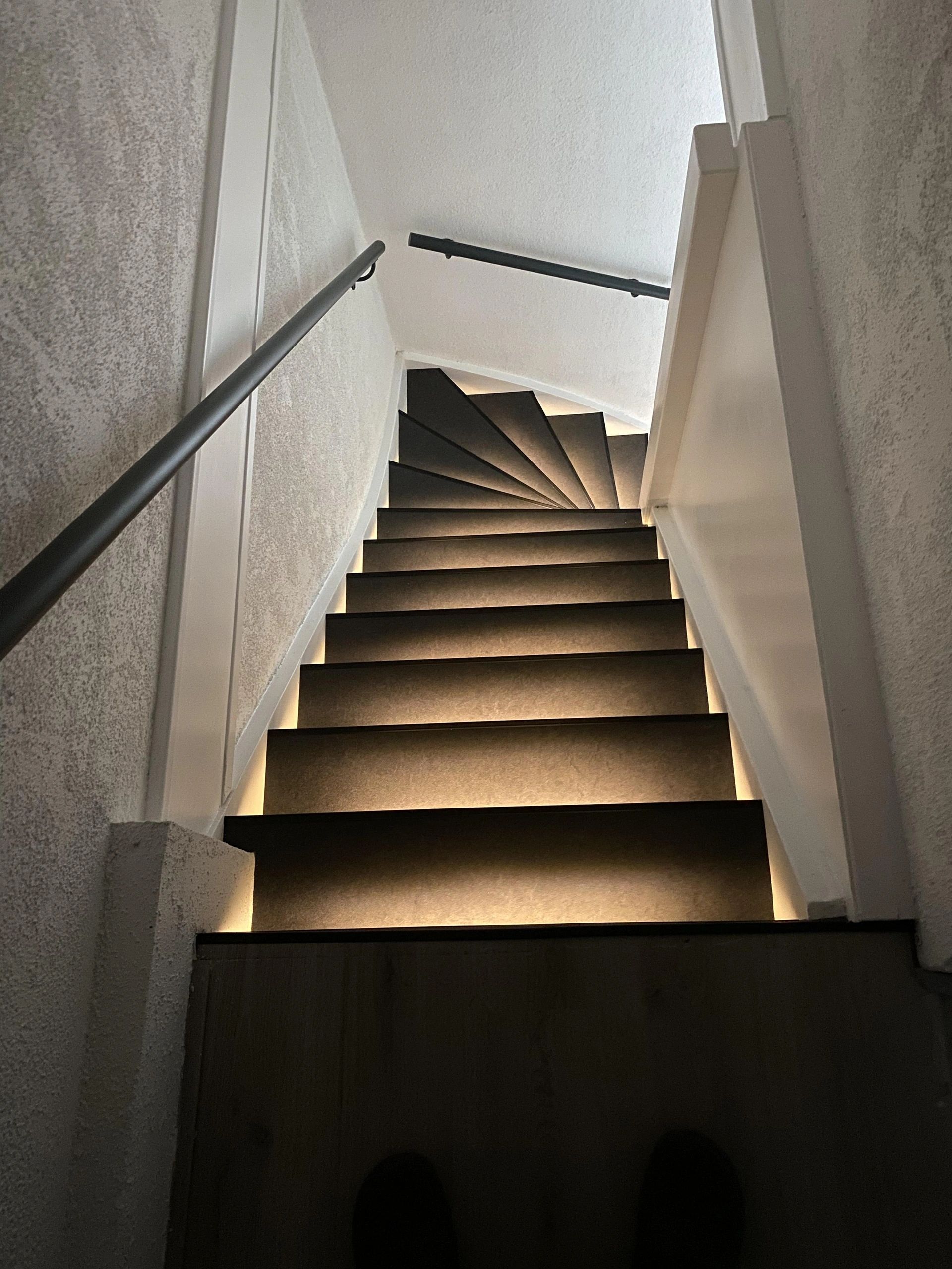 Dynamische Treppenbeleuchtungset 50 cm für max 16 Stufen inklusive Fernbedienung - Warmweißes Licht