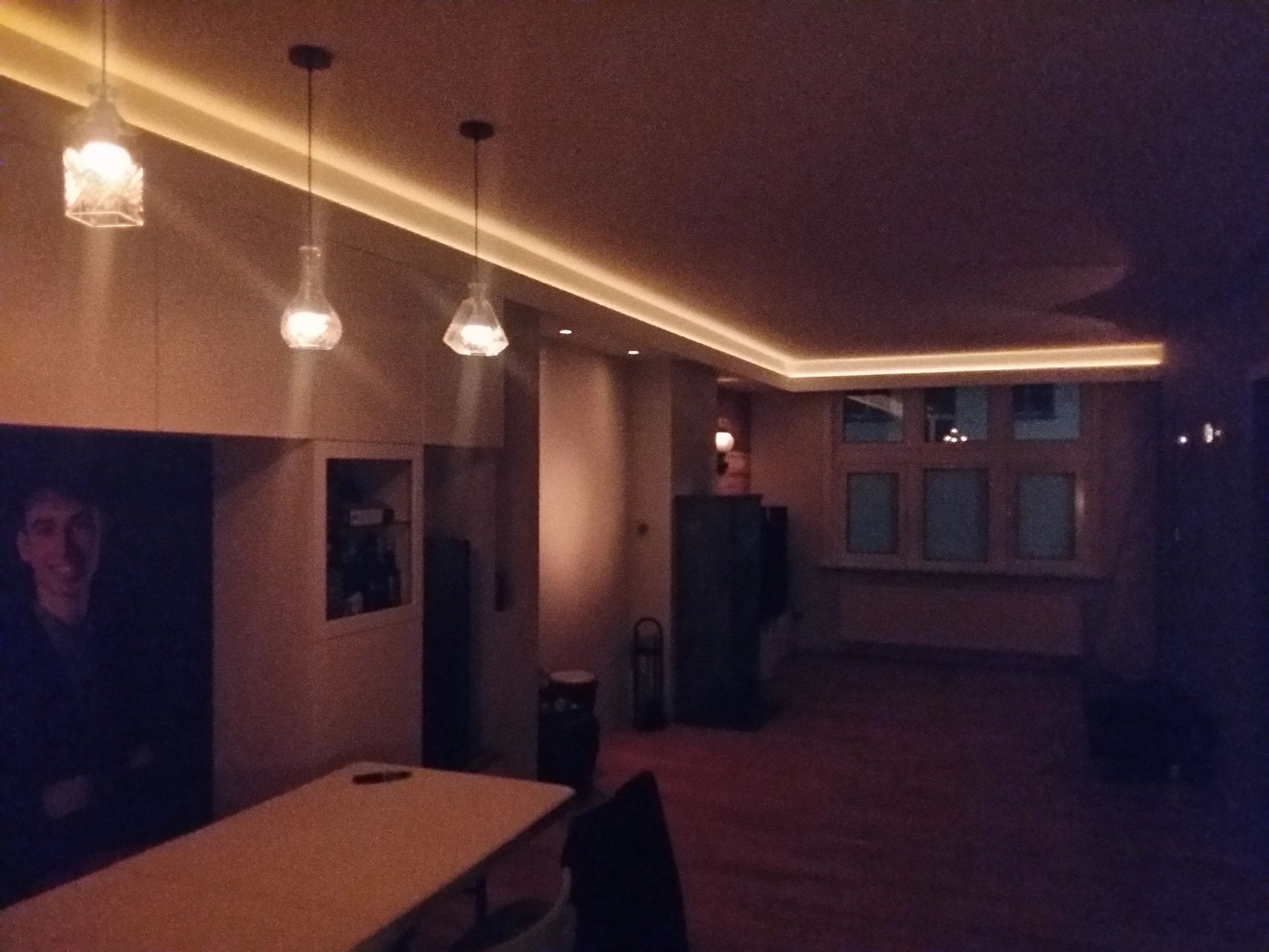 WLAN LED Lampe RGBW 6W E27 Fassung