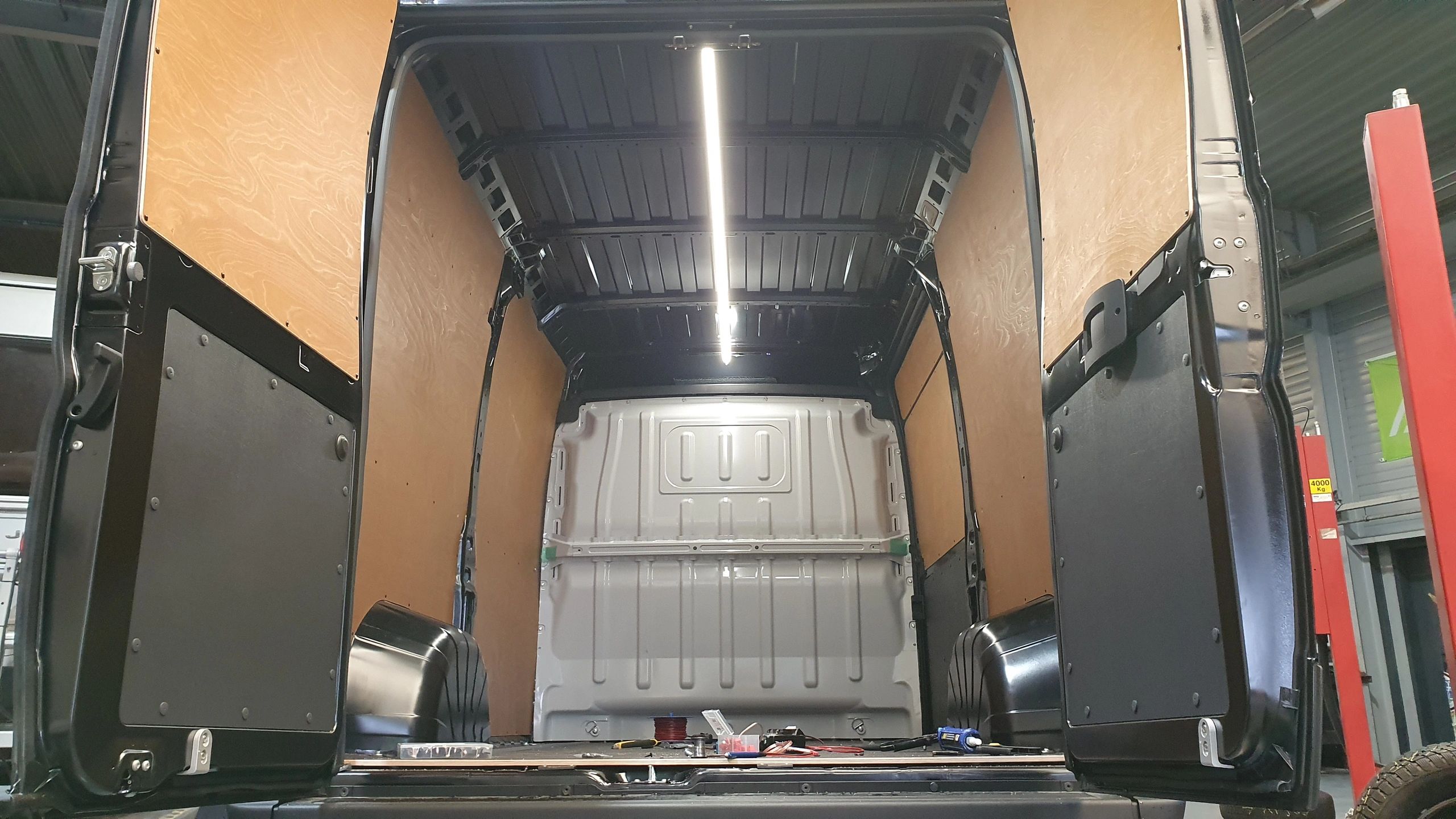 LED Streifen Profil breit Aufbau niedrig 3 Meter