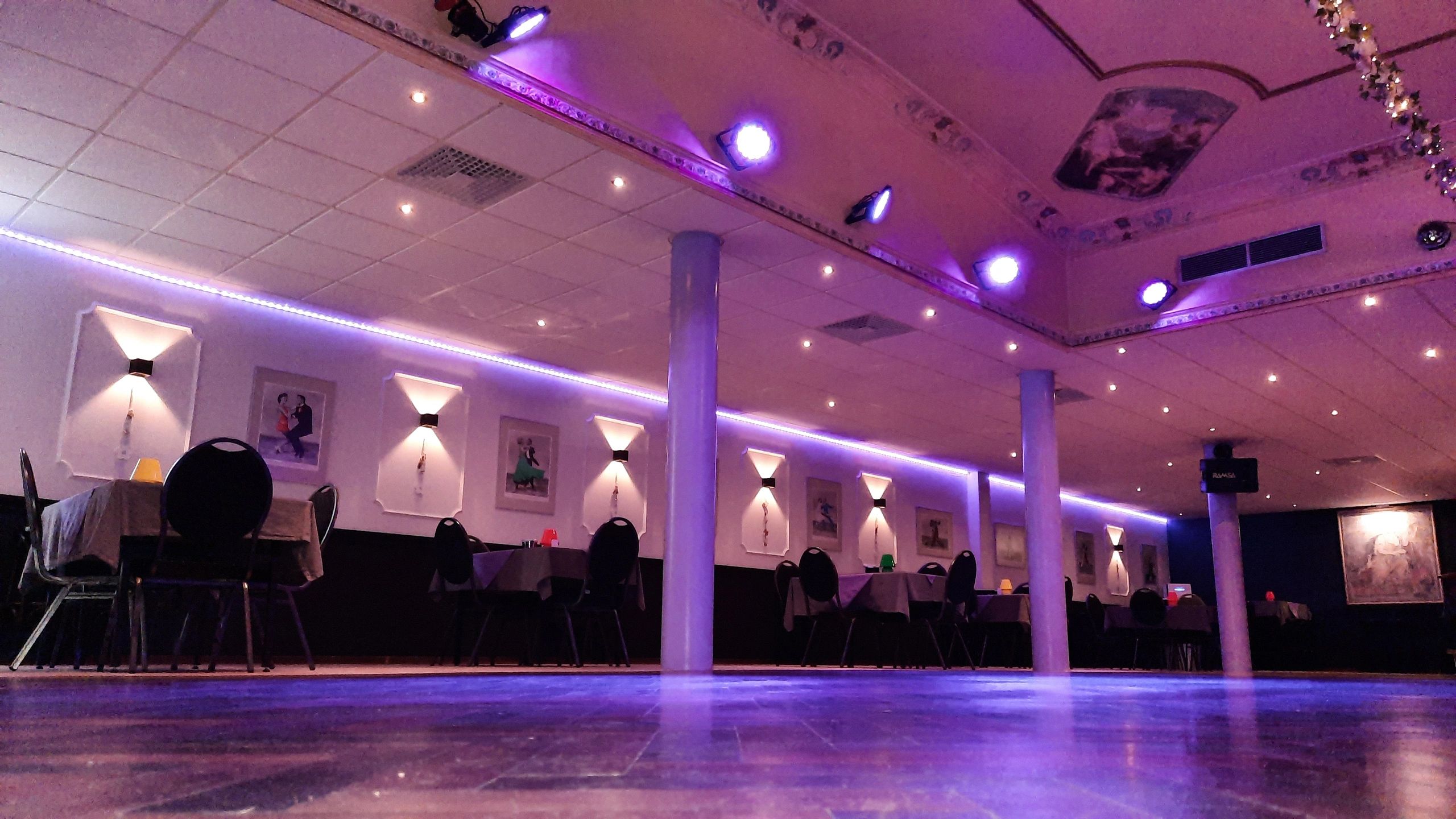 Led Streifen Profil Ecke Slim line - komplett inklusiv Abschlusskappe 2 Meter