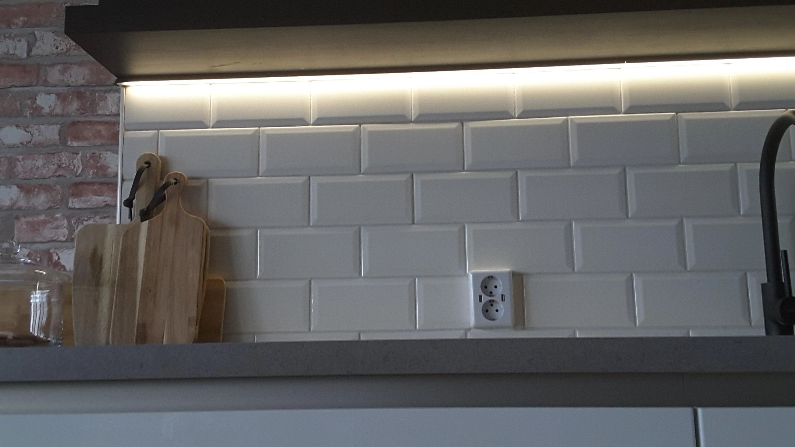 Aluminium LED Streifen Profil schwarz Einbau 3M Slim Line - 7 mm hoch - komplett mit AbschlusskAppe