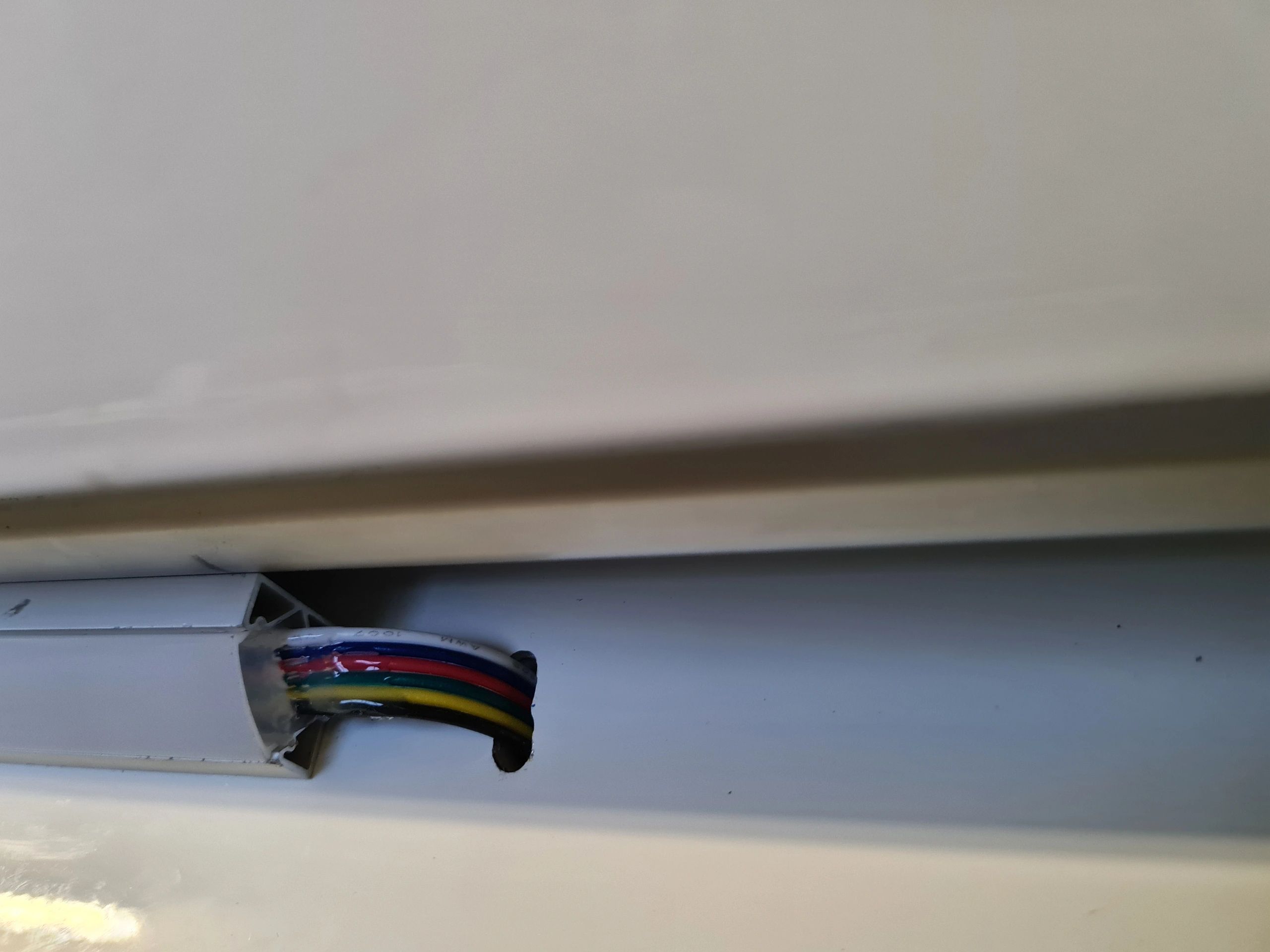 Led Streifen Profil Ecke Slim line - komplett inklusiv Abschlusskappe 3 Meter