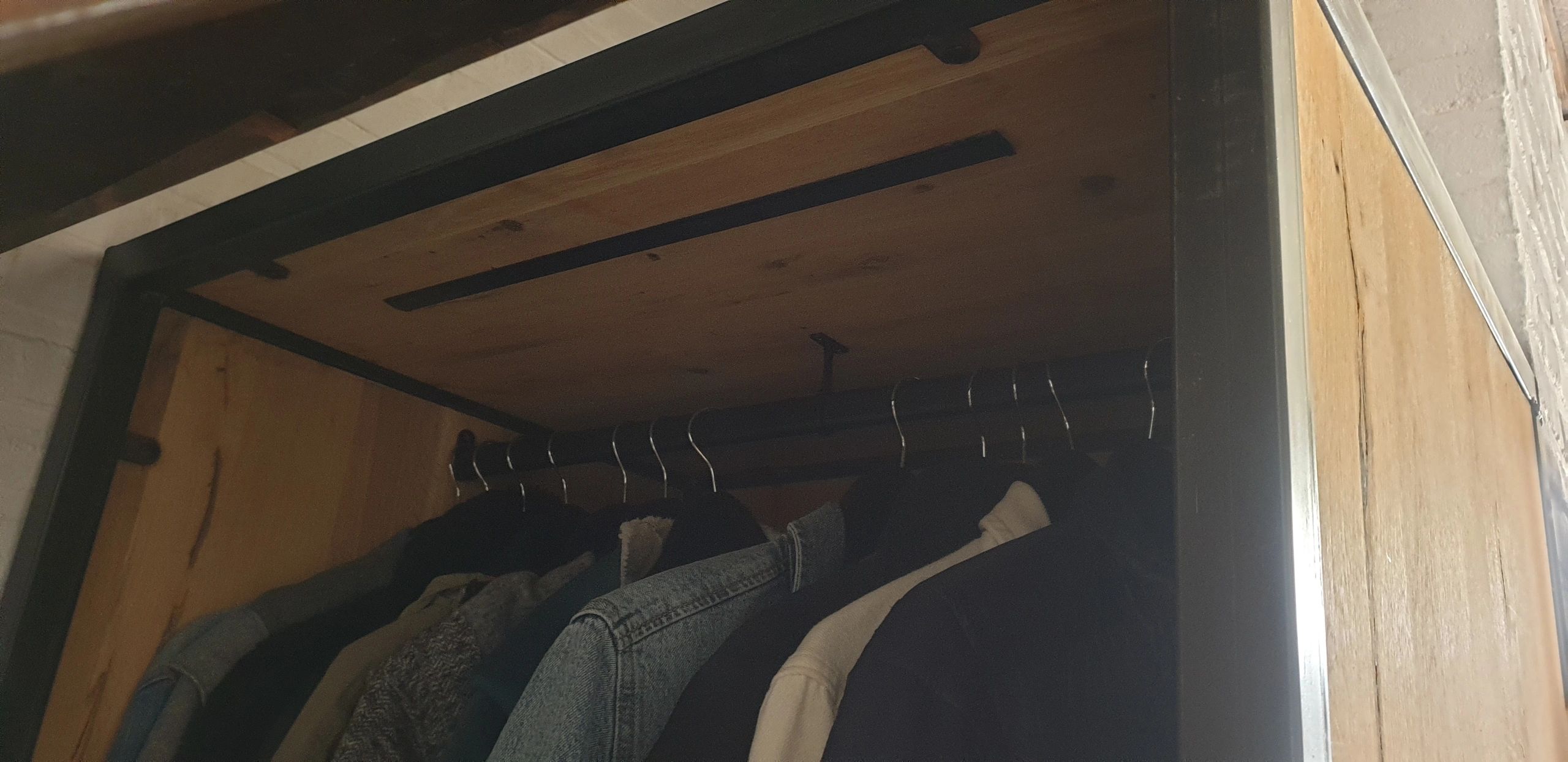 Aluminium LED Streifen Profil schwarz Einbau 1M Slim Line - 7 mm hoch - komplett mit AbschlusskAppe