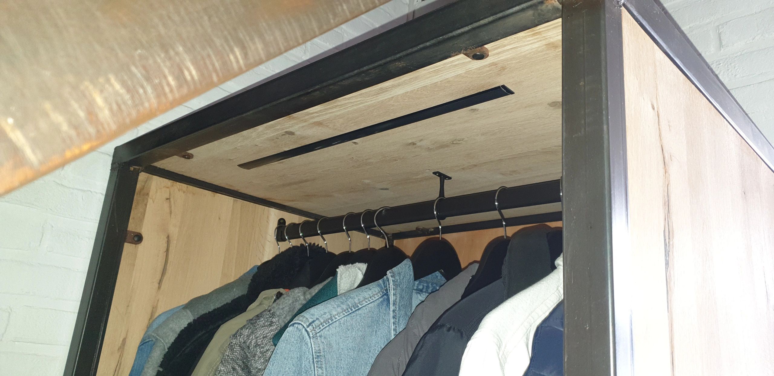 Aluminium LED Streifen Profil schwarz Einbau 1M Slim Line - 7 mm hoch - komplett mit AbschlusskAppe