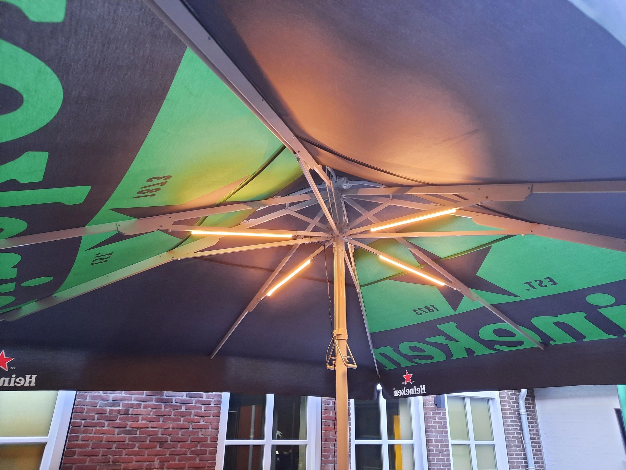 Sonnenschirmbeleuchtung LED Streifen Set Warmweiß - 4 LED Streifen