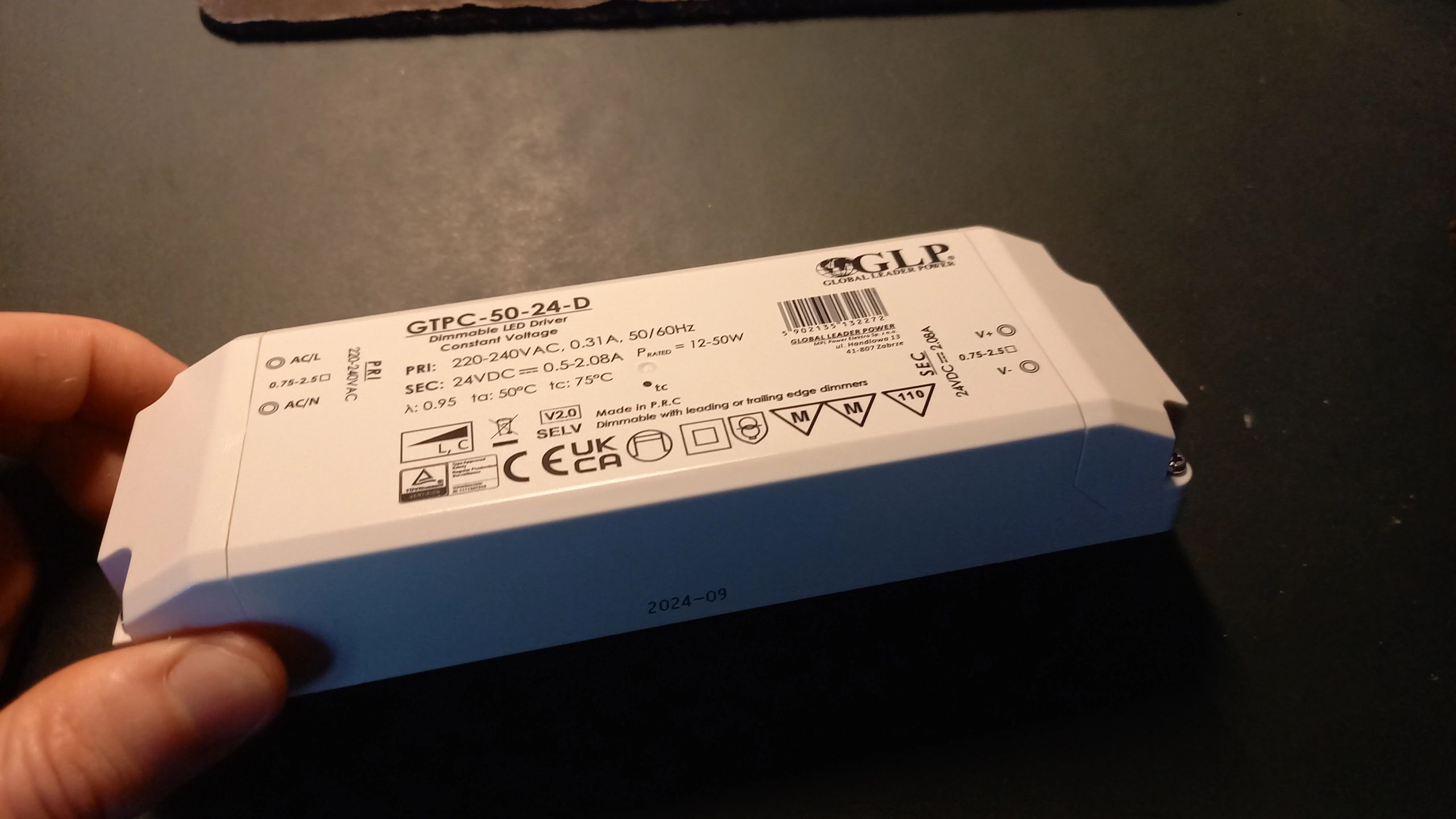 50W - 24V Professioneller kompakter dimmbarer LED-Treiber