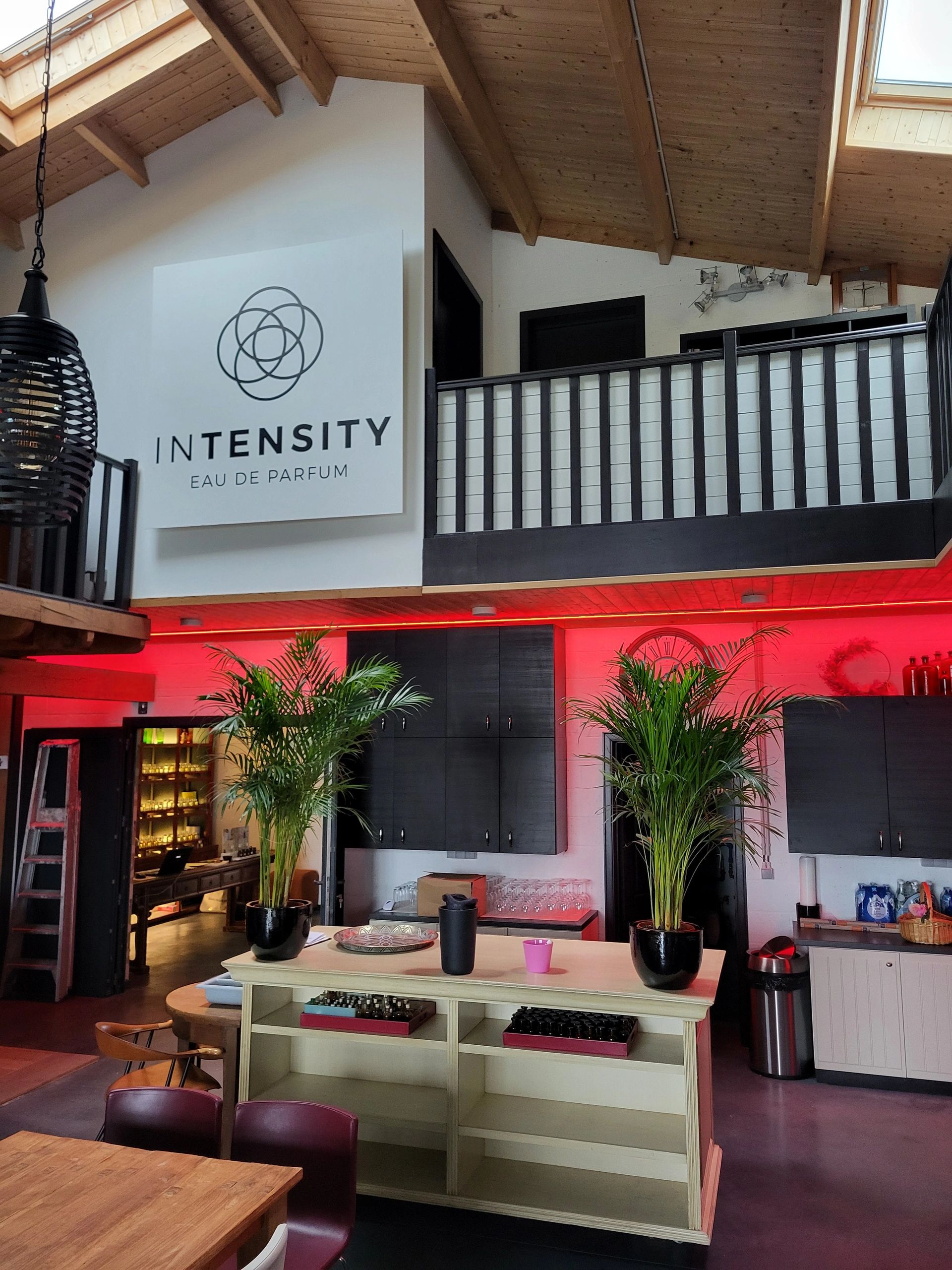 Led Streifen Profil Aufbau hohes Modell - komplett inklusiv Abschlusskappe 2 Meter 15 mm