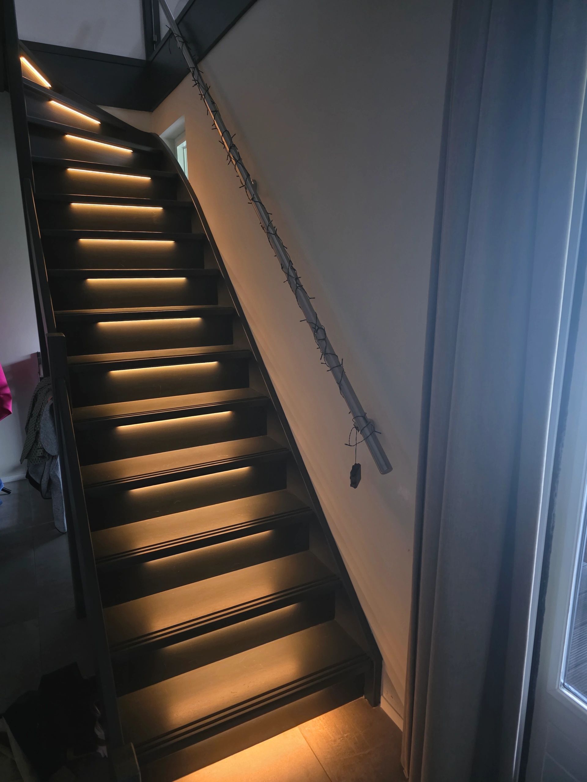 Dynamisches Treppenbeleuchtungsset Premium 50 cm mit Profil