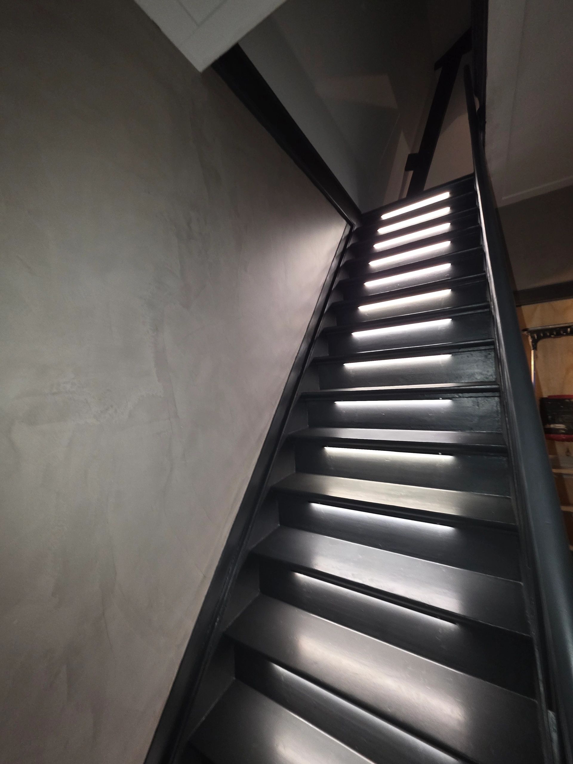 LED Treppenstufenbeleuchtung Set COB - LED Streifen Set mit Profil - Hellweiß 50 cm