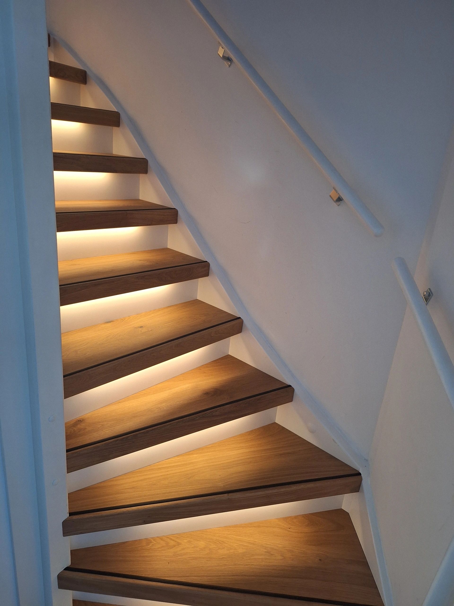 Treppenbeleuchtung LED Streifen Warmweiß komplettes Set 50 CM