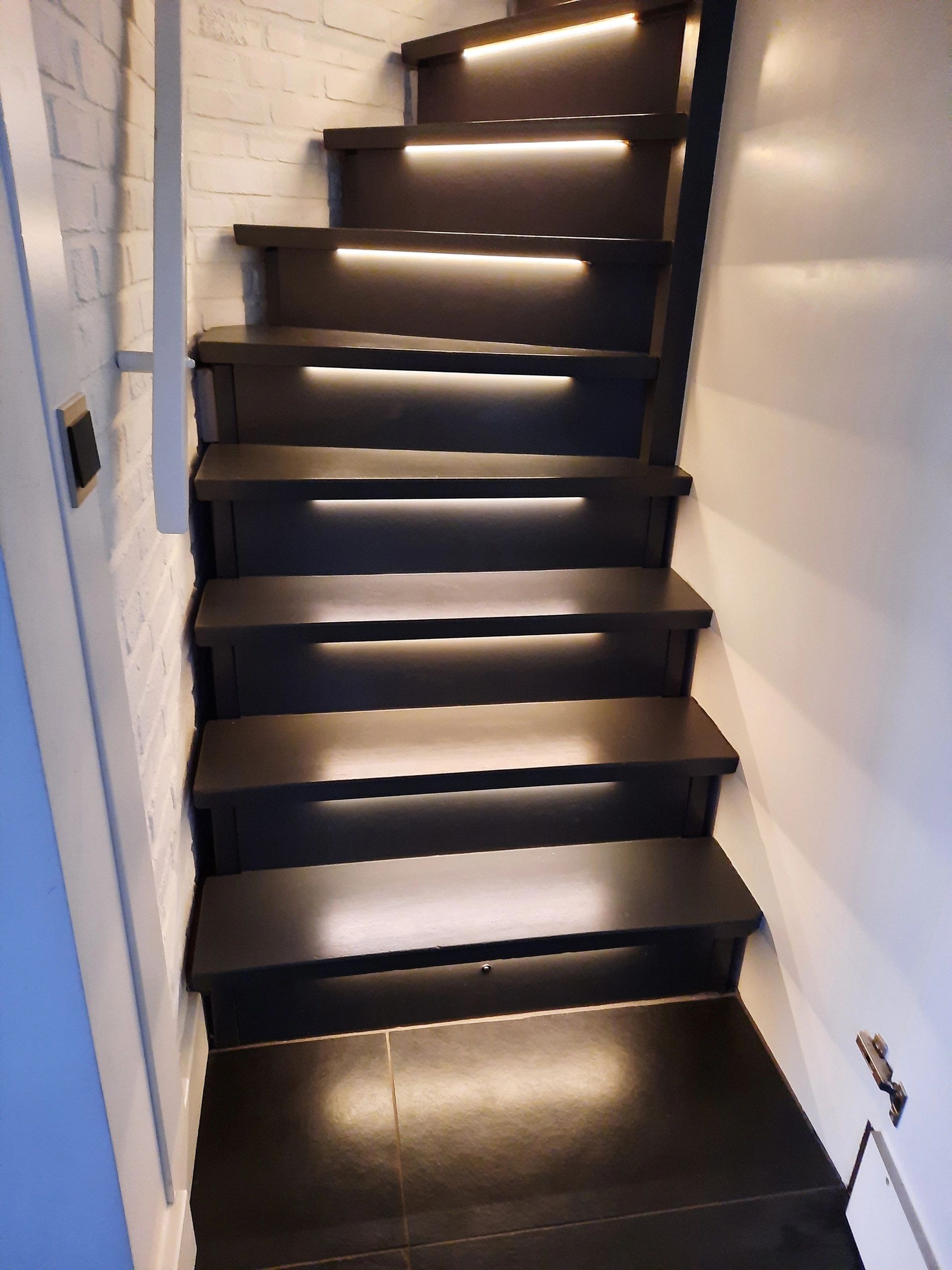 Treppenbeleuchtung COB LED Streifen warmweiß komplettes Set 130 cm