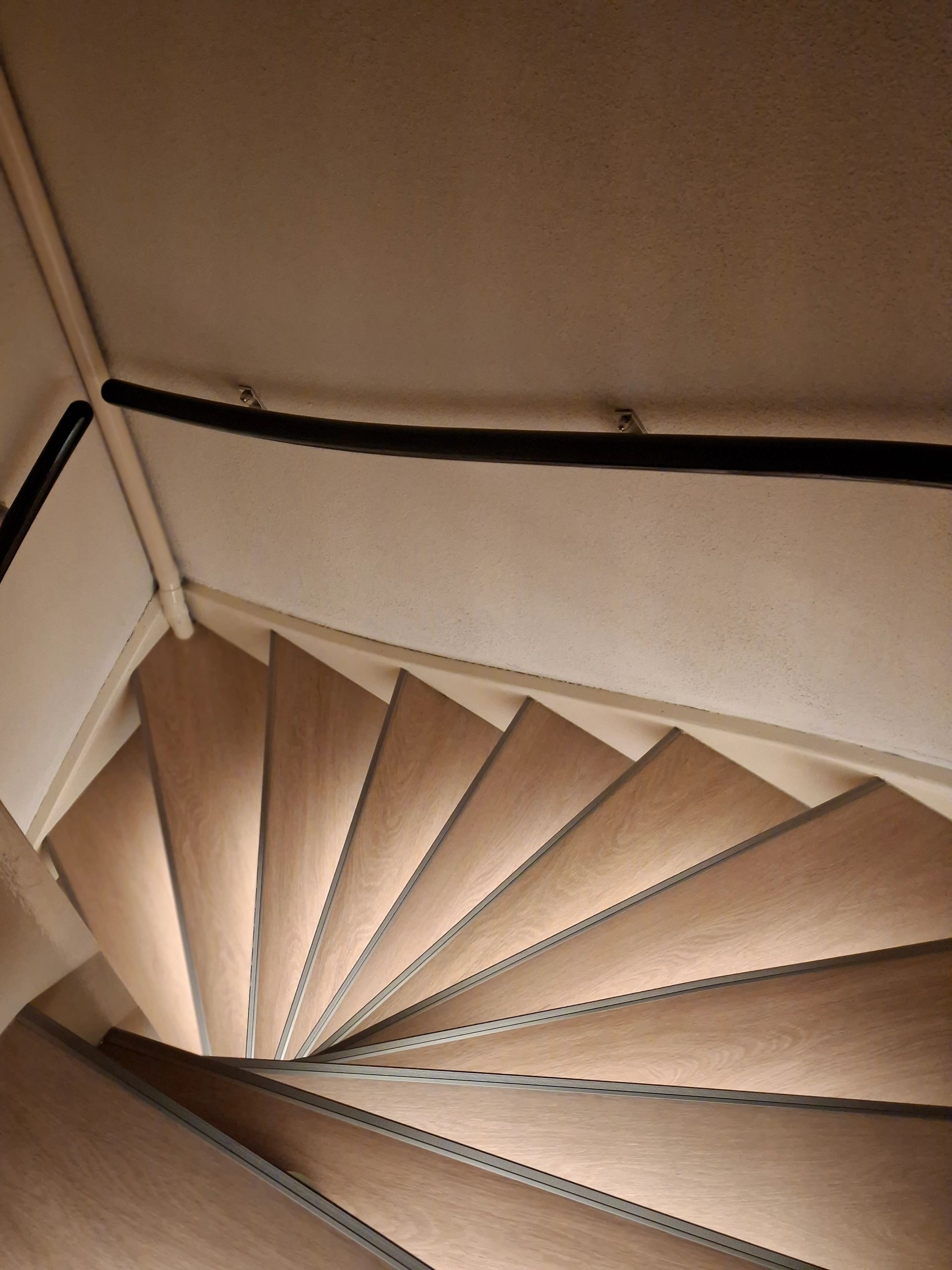 Dynamisches Treppenbeleuchtungsset Premium 50 cm mit Profil