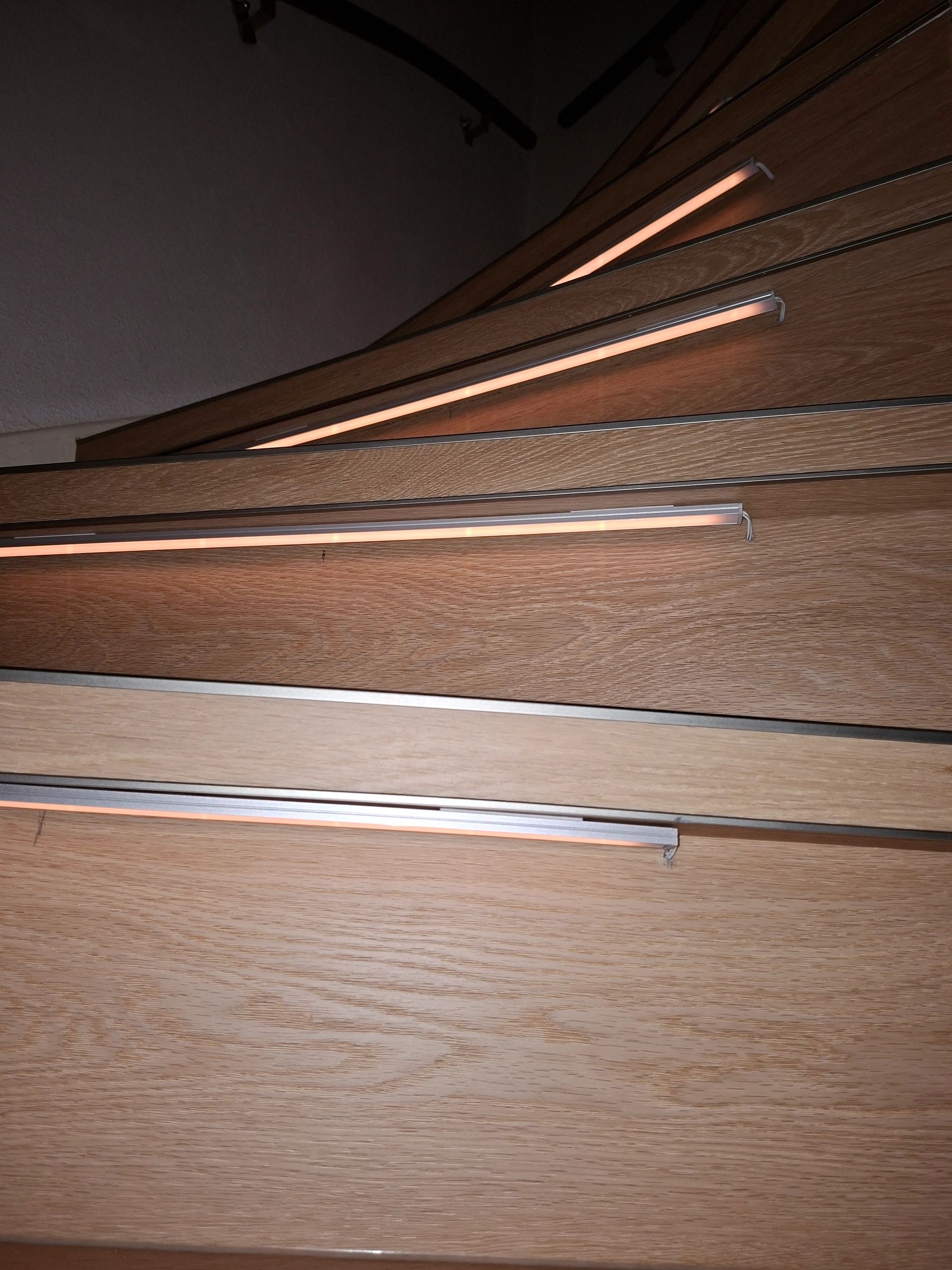 Dynamisches Treppenbeleuchtungsset Premium 50 cm mit Profil