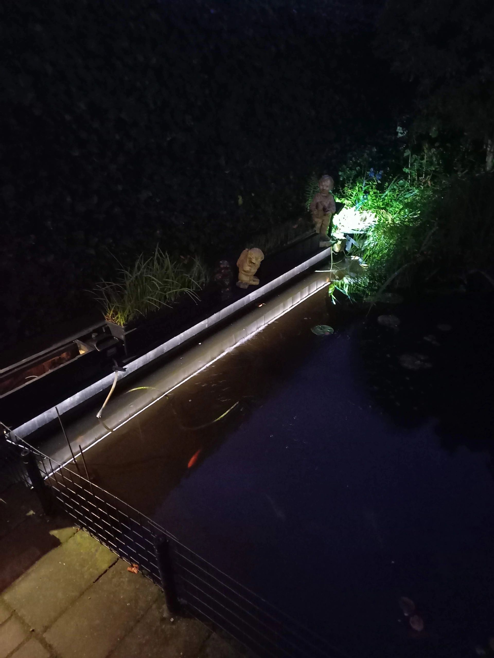 2 Meter Neutralweißer LED Streifen für Außen komplettes Set