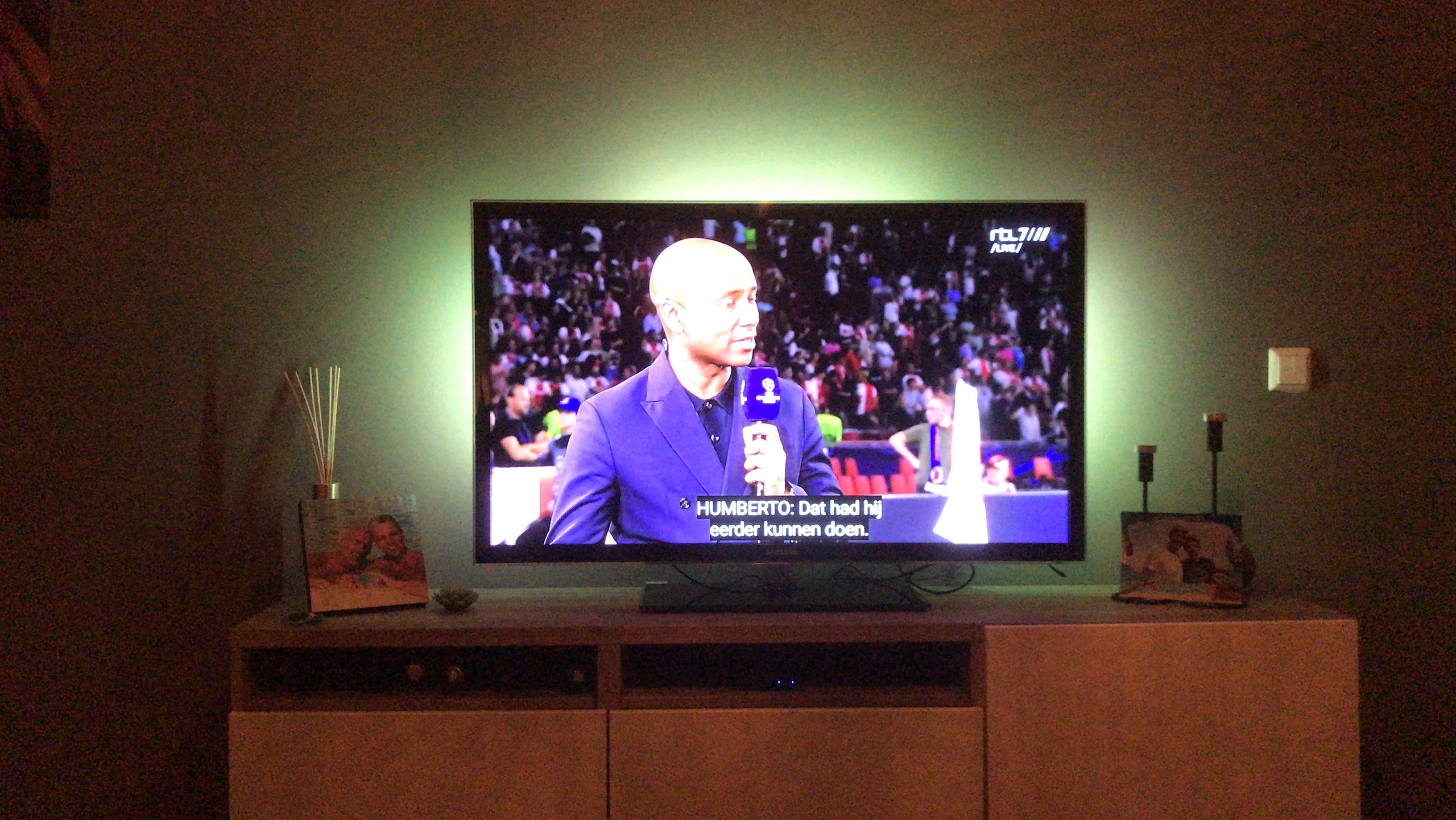 TV backlight Set mit 3 RGBWW Led Streifen für TV’s 40-50 inch