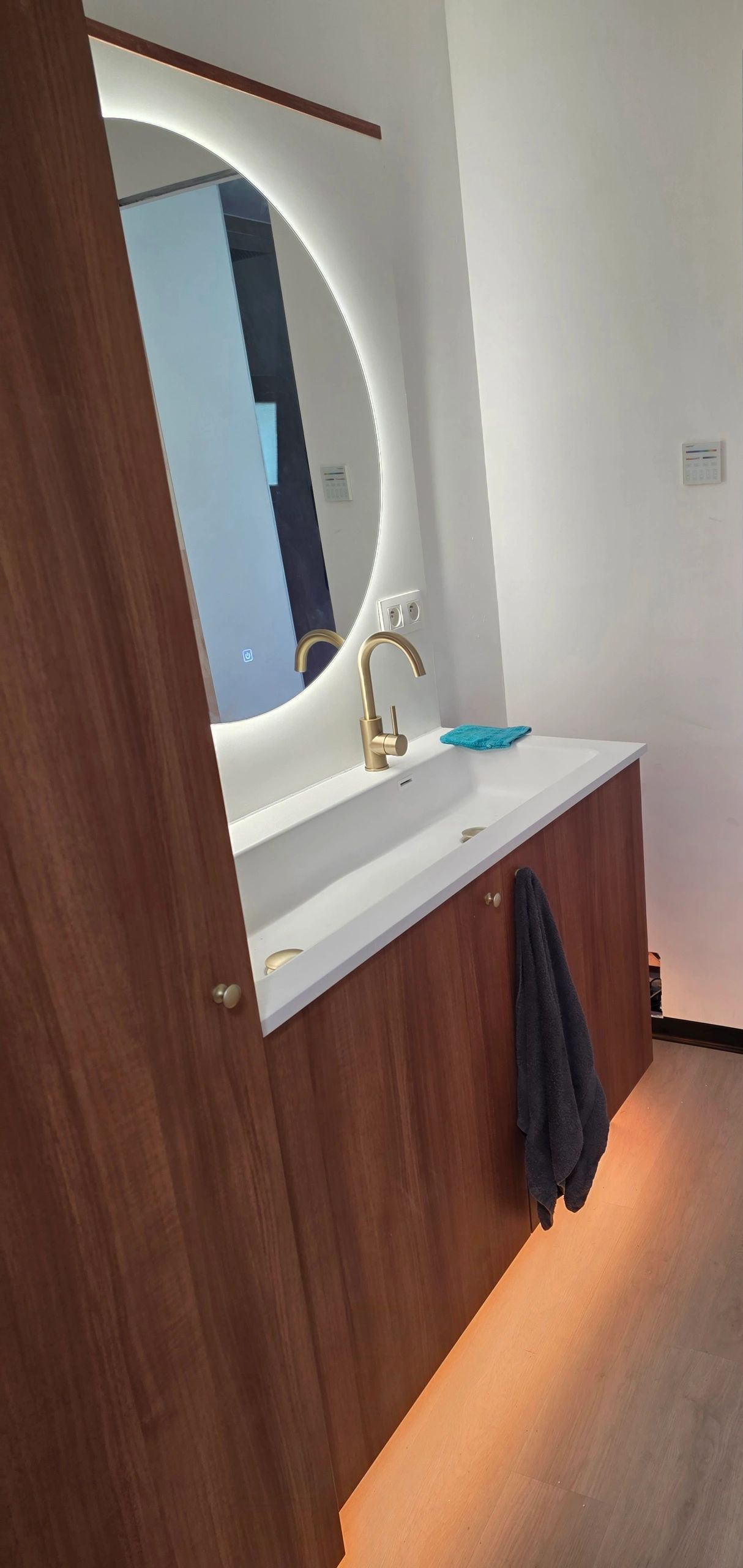 Wireless Milight Touch Wall Panel & WLAN Steuerung für RGBWW -LED -Streifen - Komplettes Set