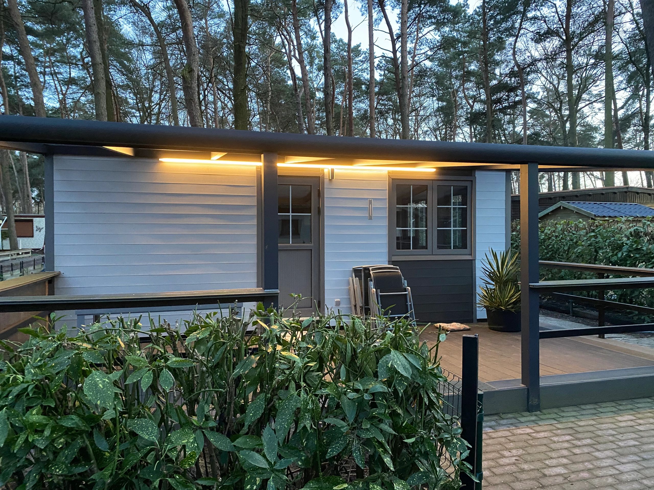 Led Streifen Profil Ecke Basic line - komplett inklusiv Abschlusskappe 4 Meter