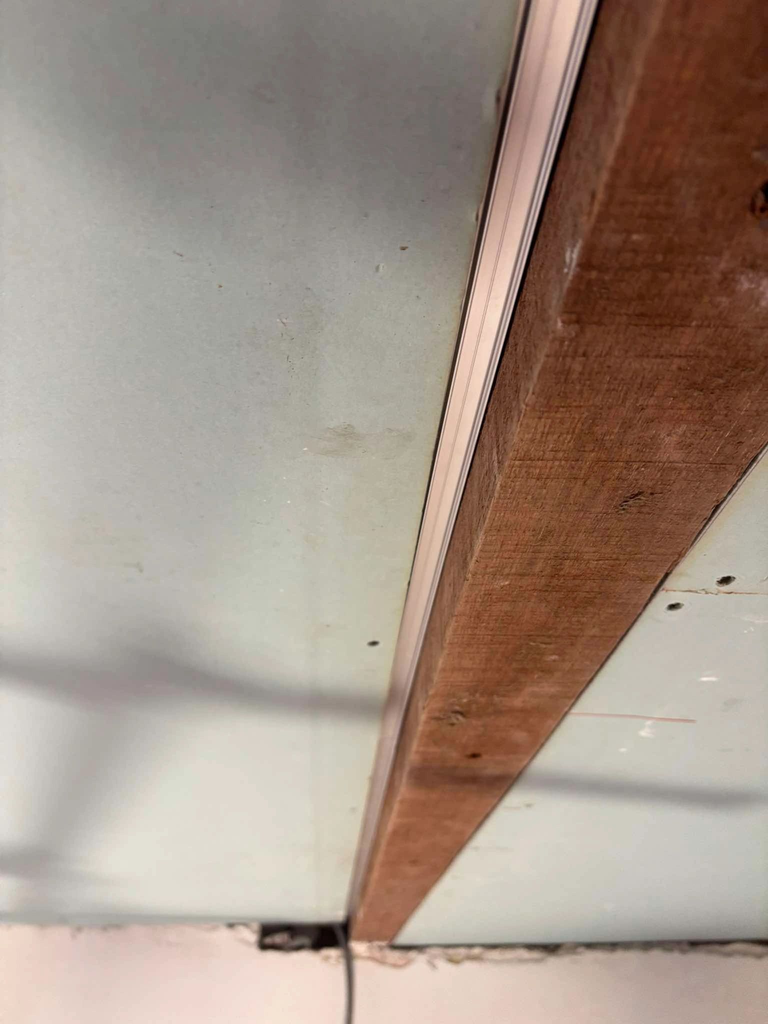 LED Fliesenprofil Stuckleiste Für LED - Stuckstop - 1 Meter - Schmale Variante