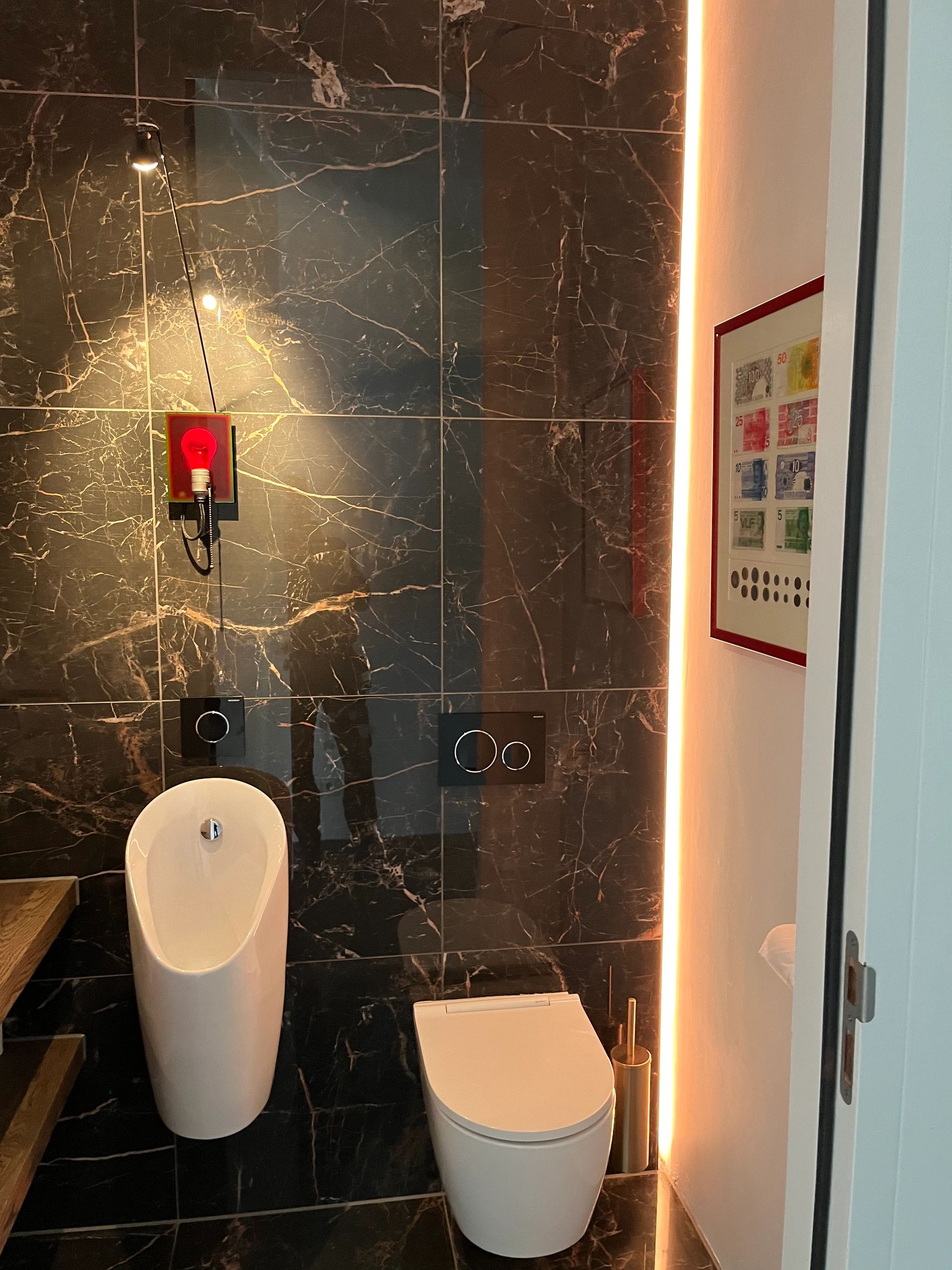 20 Meter komplettes RGBW -LED -Streifen mit Zigbee -Steuerung