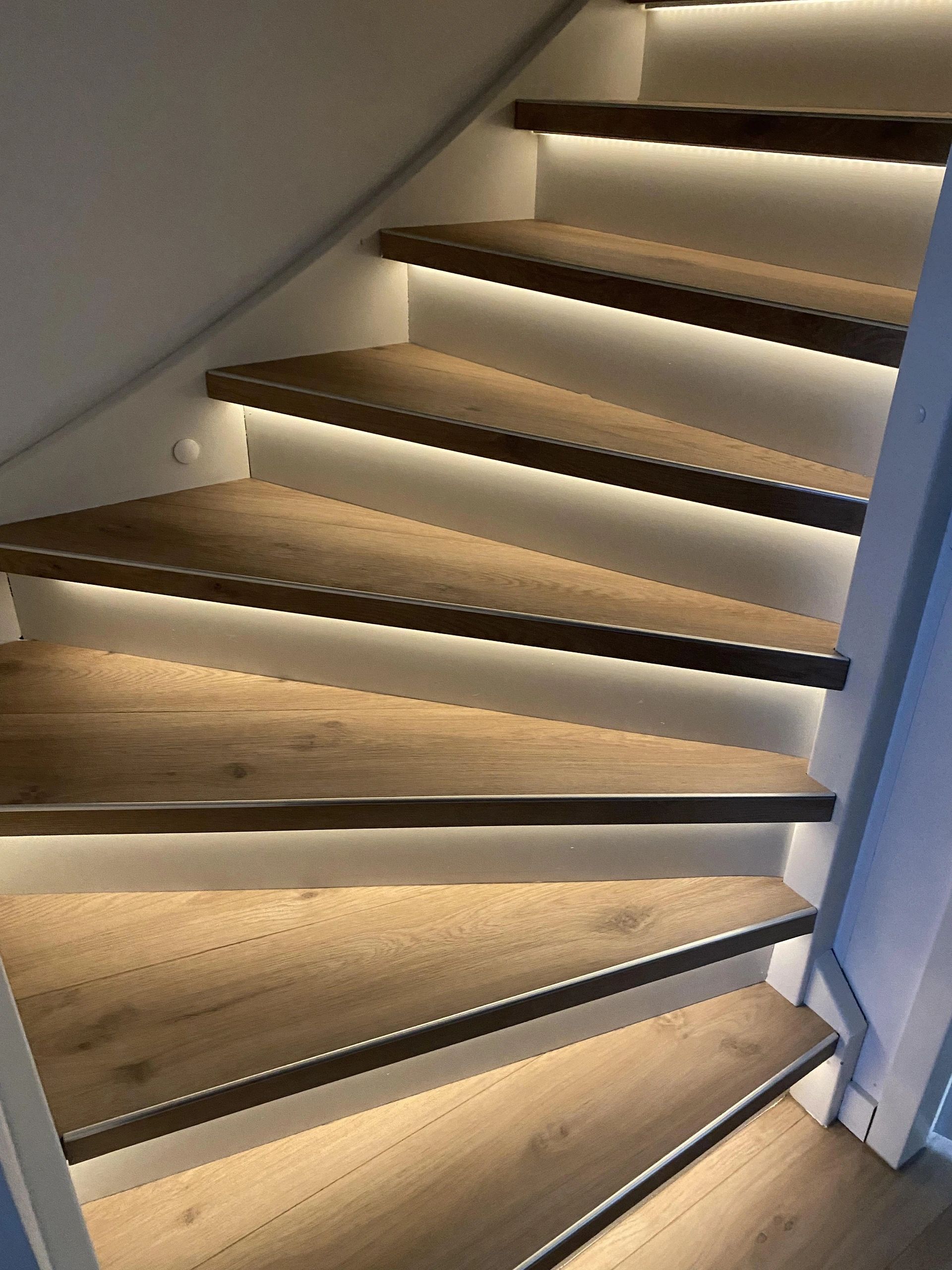 Lose Zigbee Steuerung um weiße LED Streifen zu bedienen